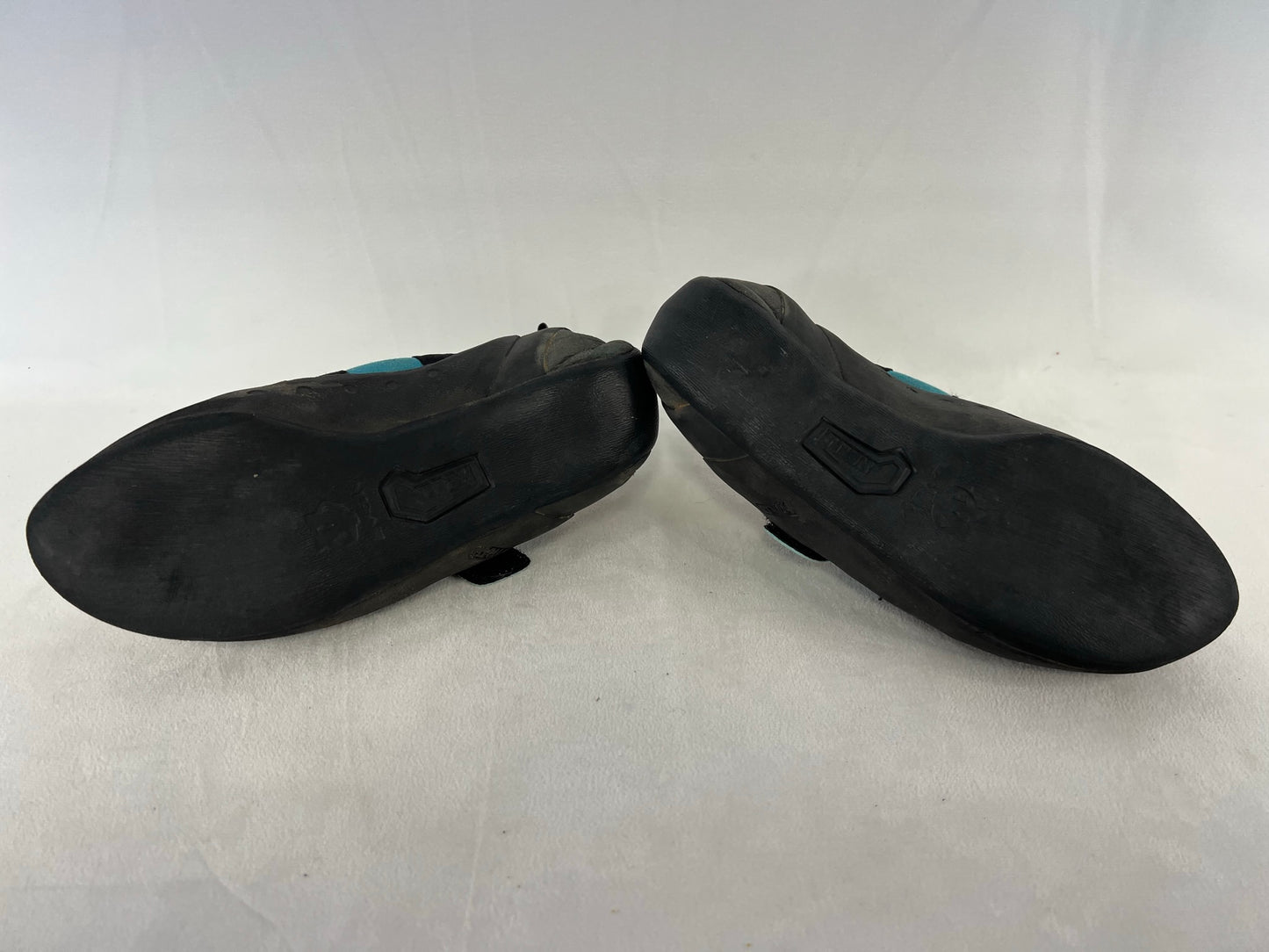 Rock Climbing Shoes Adult Size 7.5 Elektra Evolve Teal Black