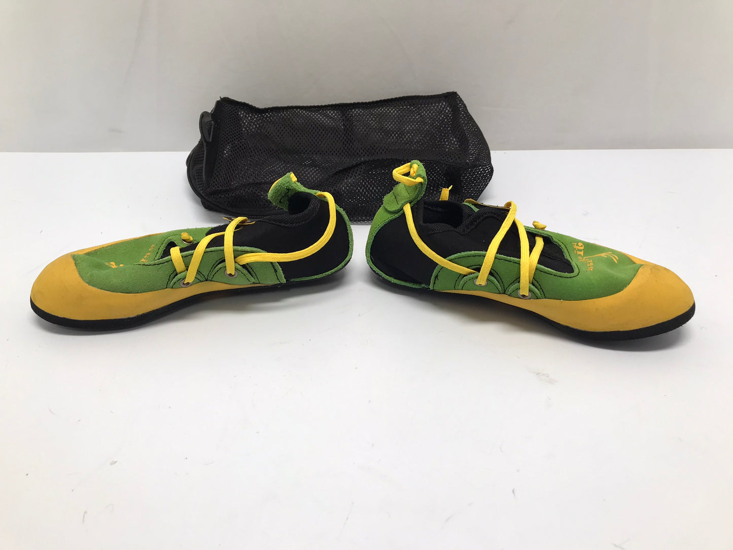 Rock Climbing Shoes Child Size 2-3 La Sportiva Lime Green As New