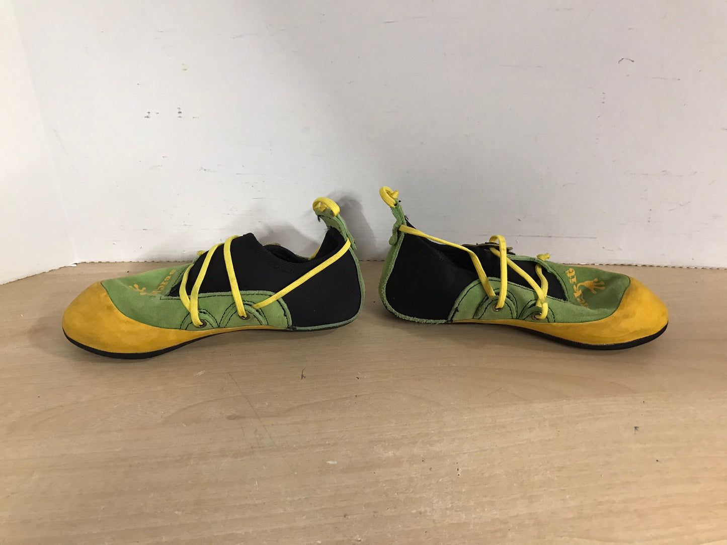 Rock Climbing Shoes Child Size 2-3 La Sportiva Lime and Lemon