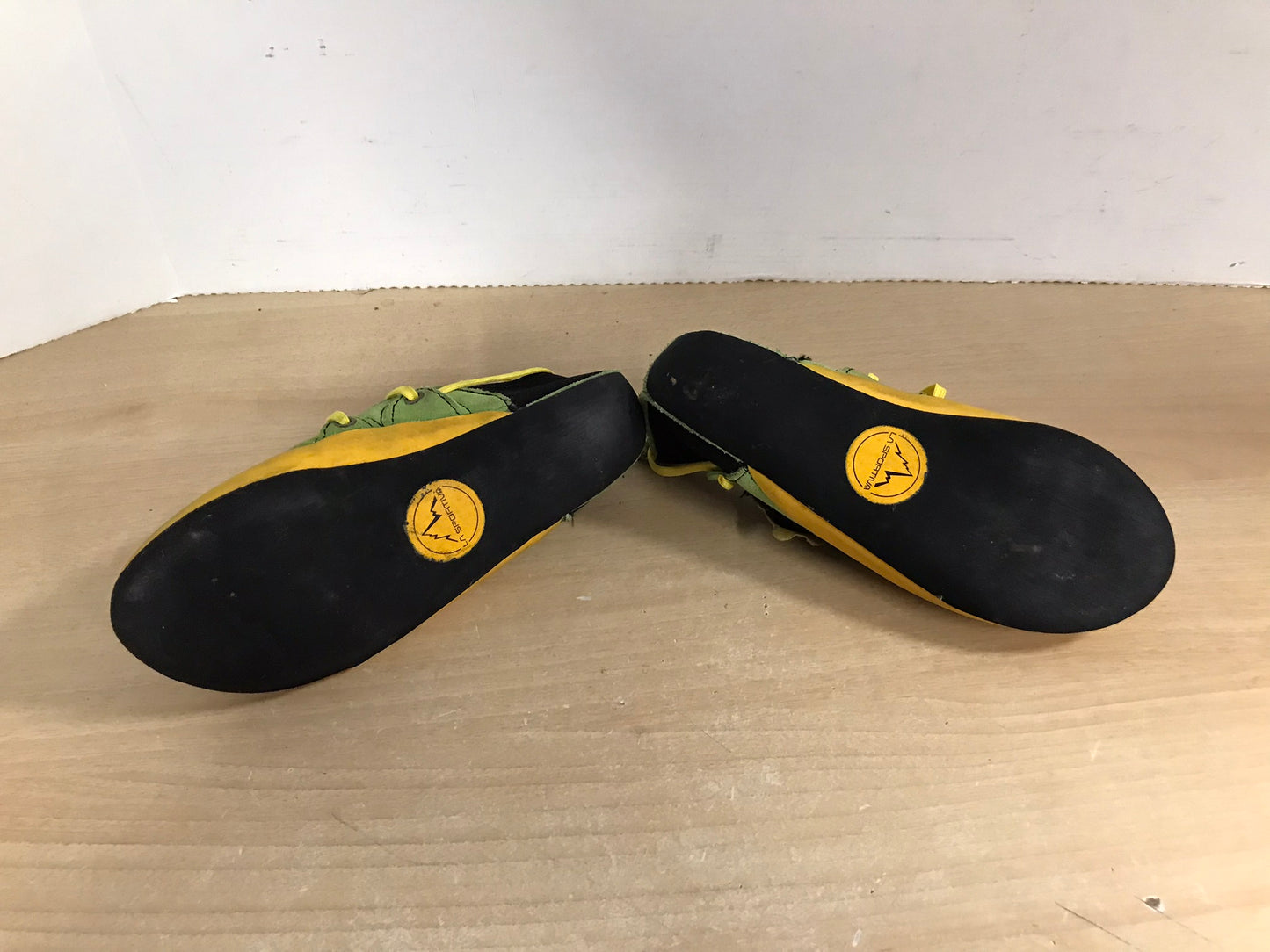 Rock Climbing Shoes Child Size 2-3 La Sportiva Lime and Lemon