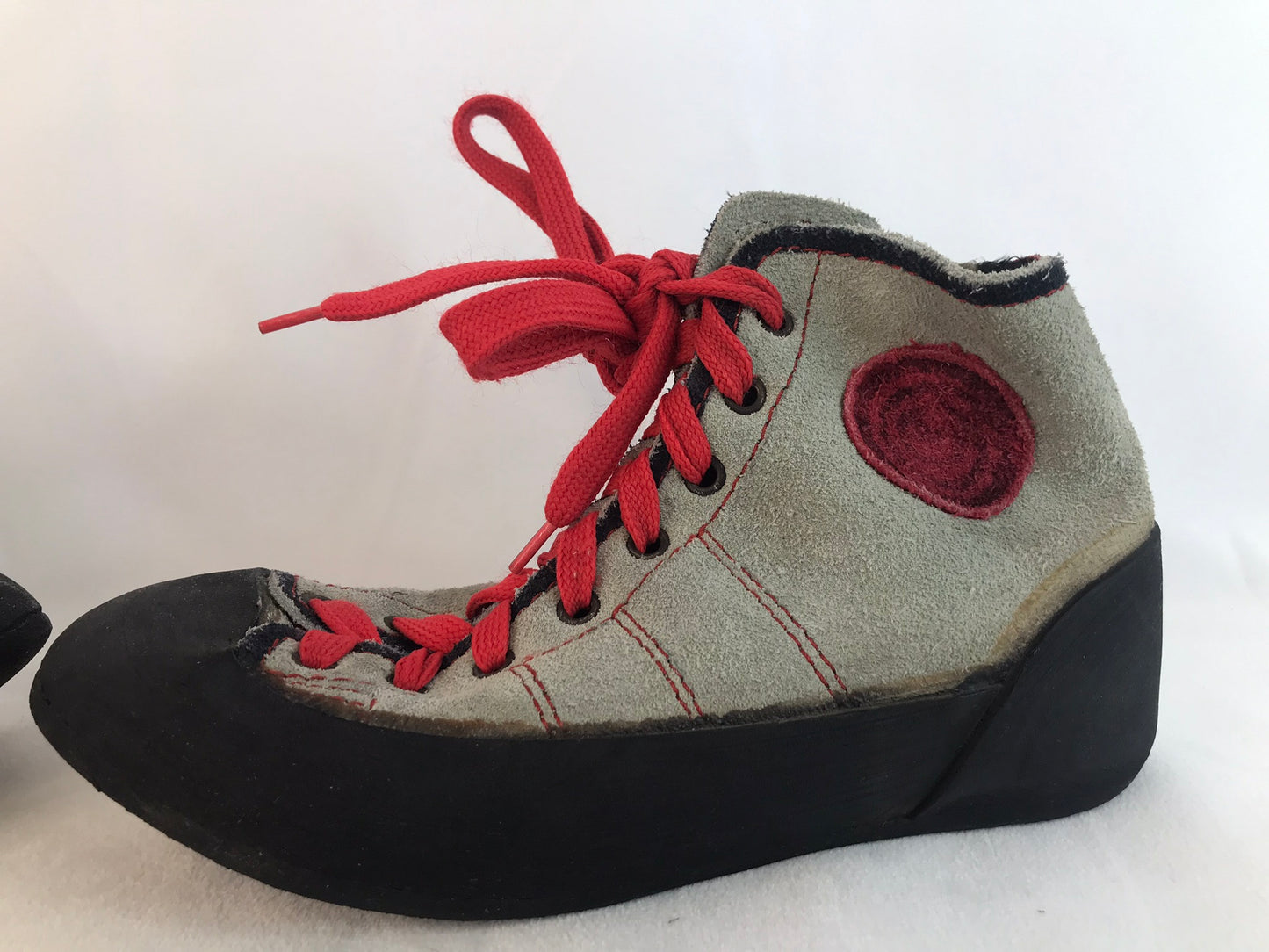 Rock Climbinging Shoes  Men's Size 5 Boreal Spain Leather Suade Black Red Excellent Quality