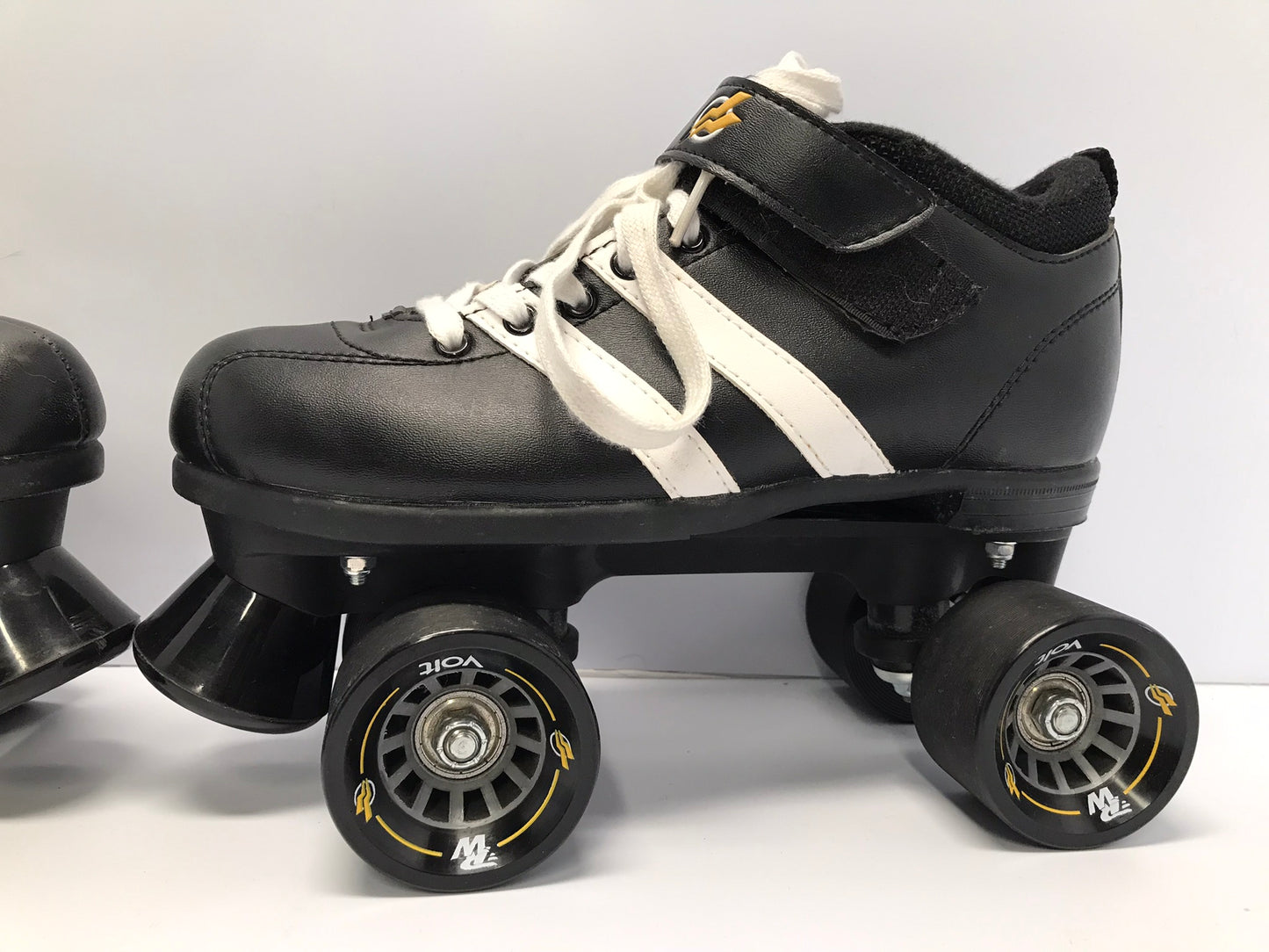 Roller Derby Skates Riedell Volt Men's Size 6 Shoe Size Preceision Bearings Black As New