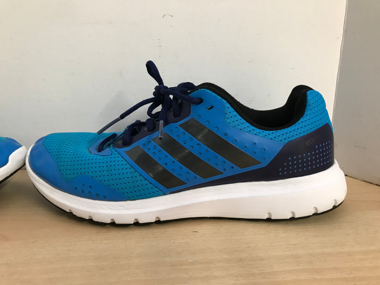 Runners Sneekers Men's Size 9 Adidas Adiwear Blue Excellent