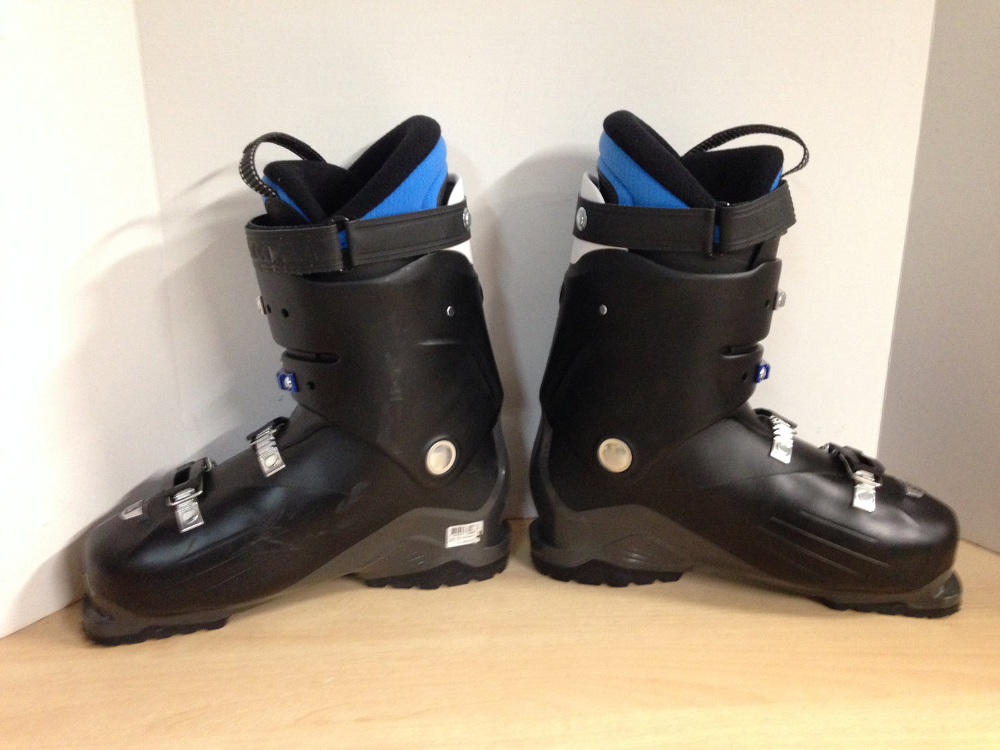 Ski Boots Mondo Size 28.5 Men's size 10.5 326 mm Salomon Access 70 Black Blue New Demo Model