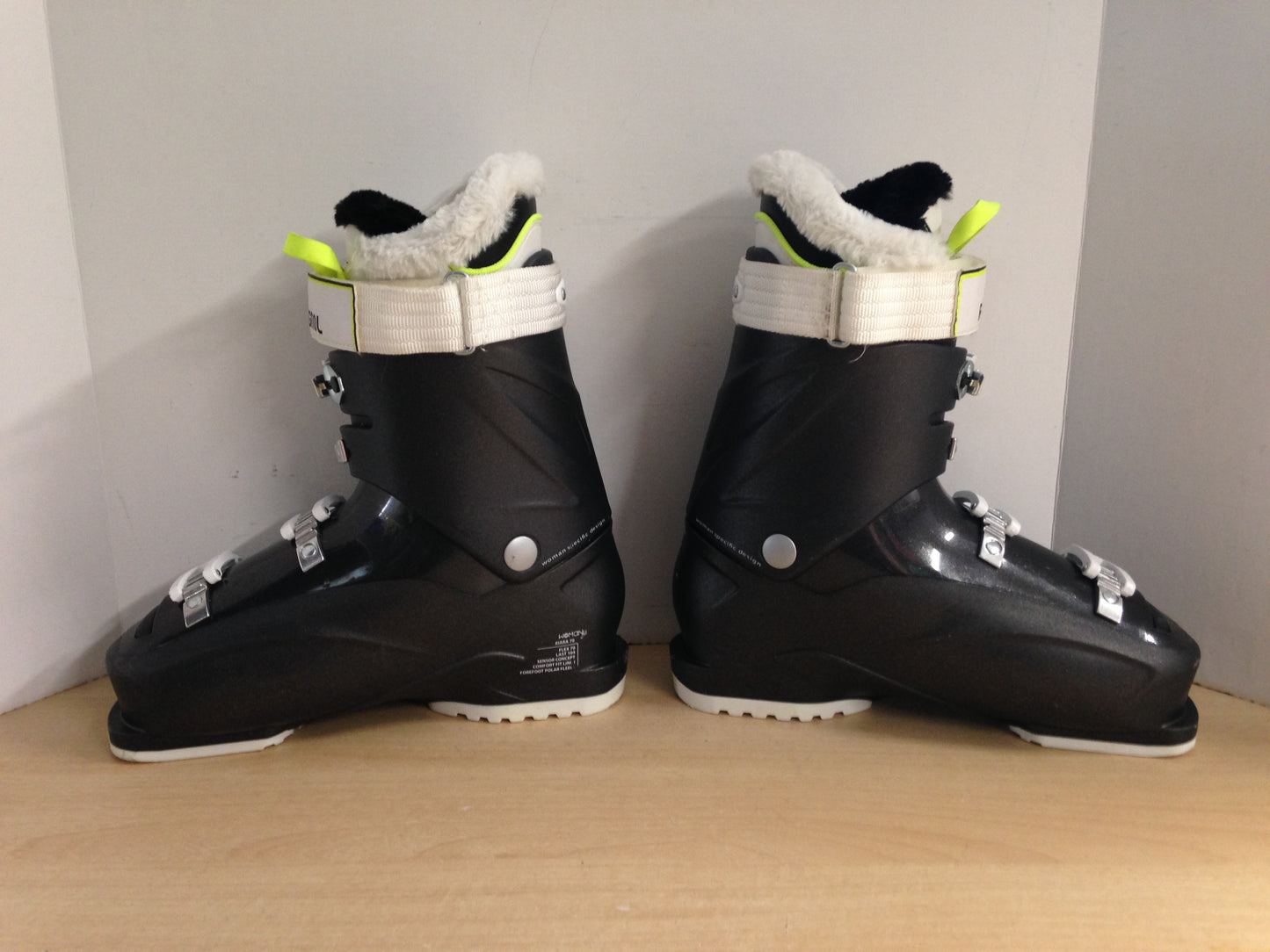 Ski Boots Mondo Size 25.5 Ladies Size 8 298 mm Rossignol Kiara Black White Lime Faux Fur Sparkles New Demo Model