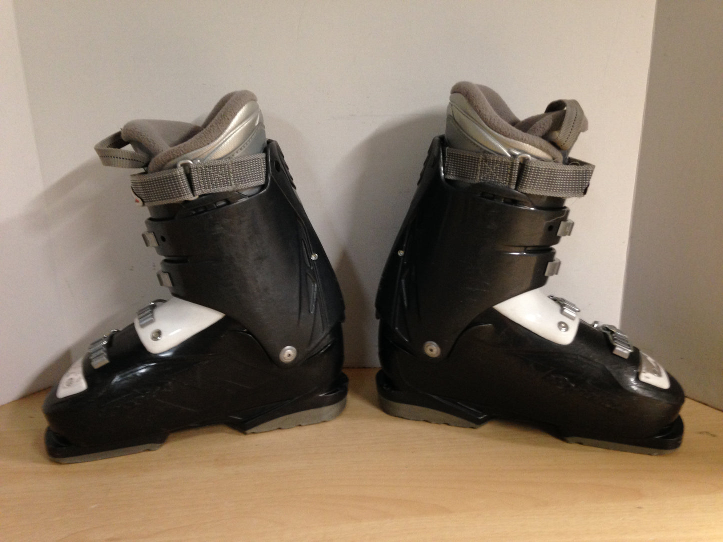 Ski Boots Mondo Size 24.0 Ladies 7 285 mm Nordica Grey Blue