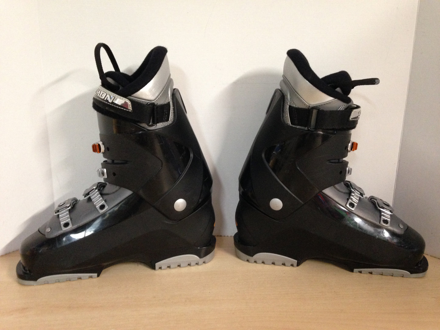 Ski Boots Mondo Size 26.5 Men's Size 8.5 Ladies Size 9.5 307 mm Salomon Perform Black Grey Bronze New Demo Model