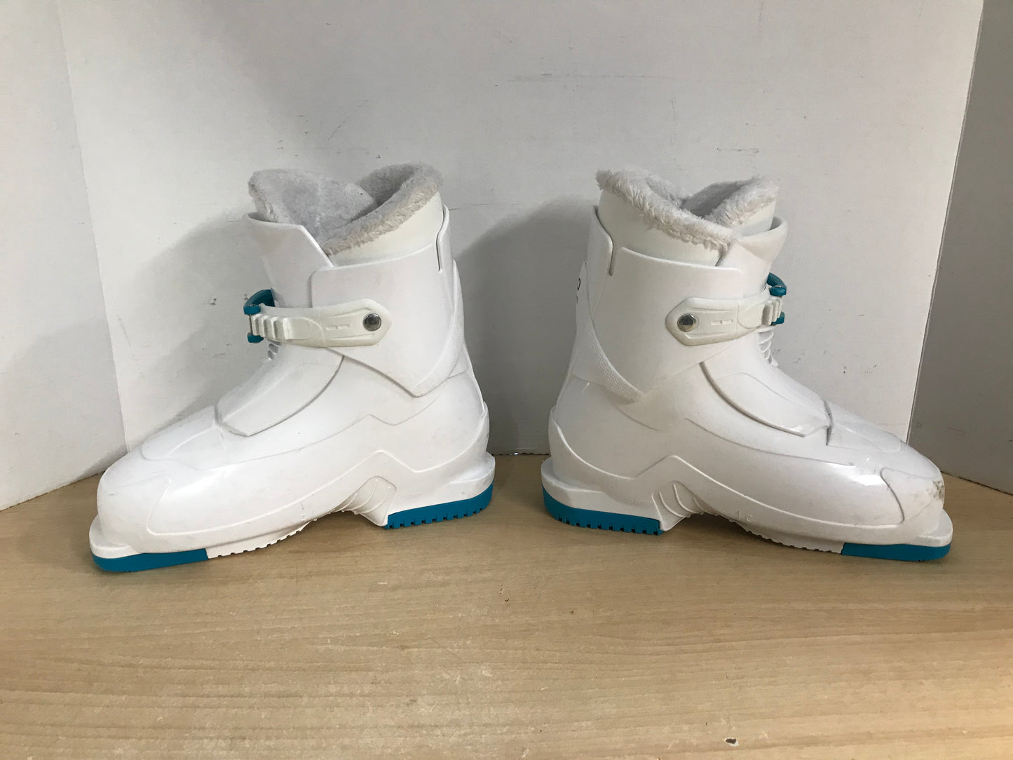 Ski Boots Mondo Size 22.0 Child Size 4 262 mm Tecno Pro White Teal Excellent
