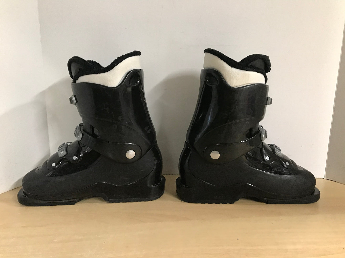 Ski Boots Mondo Size 22.5 Child Size 4-5 268 mm Salomon Black White Excellent