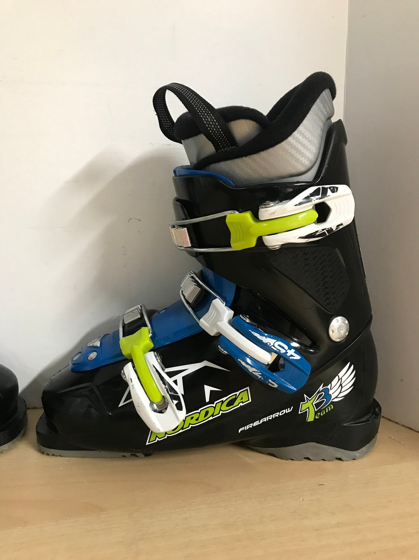 Ski Boots Mondo Size 22.5 Child Size 4-5 275 mm Nordica FireArrow Black Blue Lime Excellent