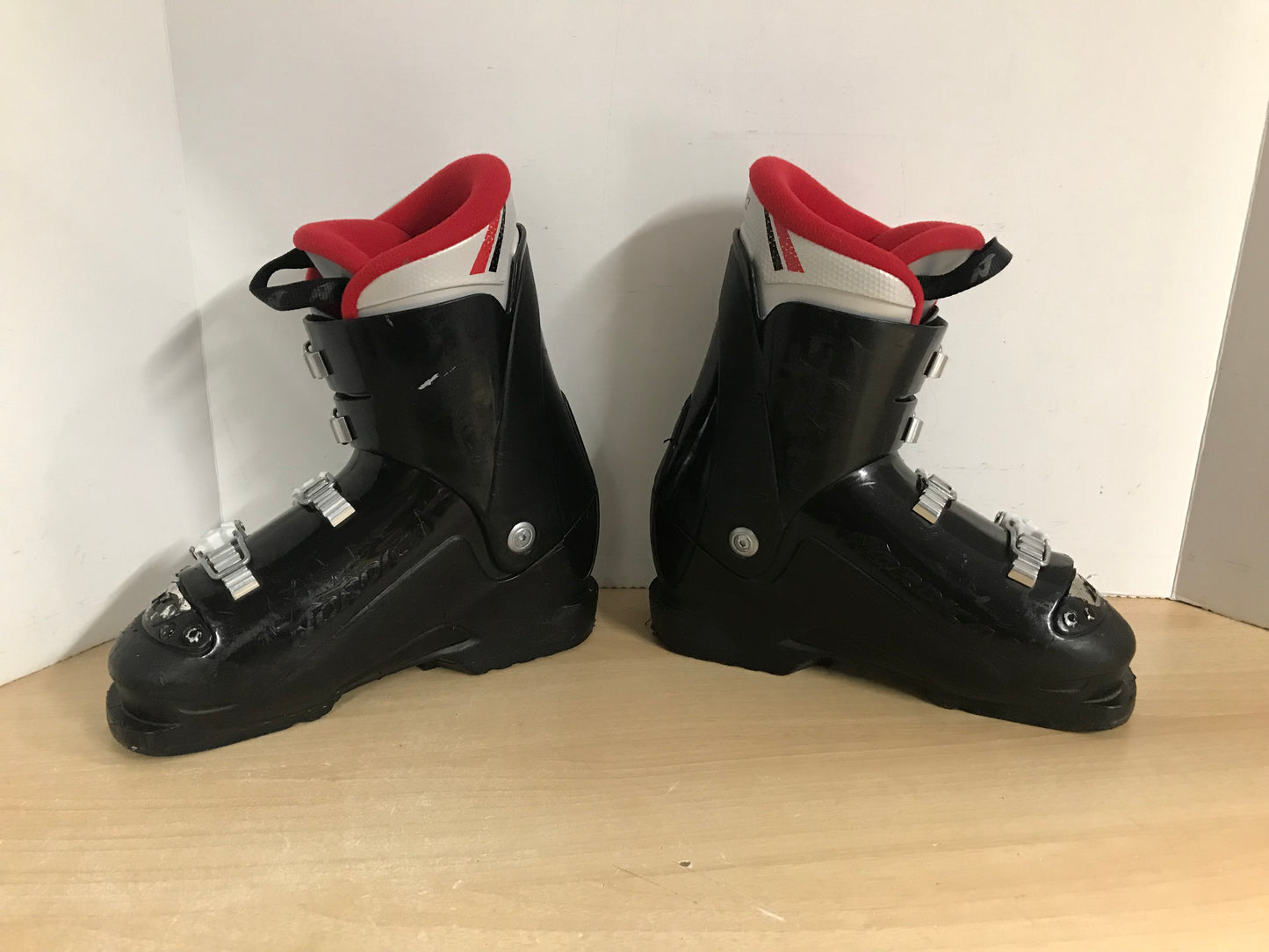 Ski Boots Mondo Size 23.0 Child Size 5-6 270 mm Nordica Black Red White Minor Wear
