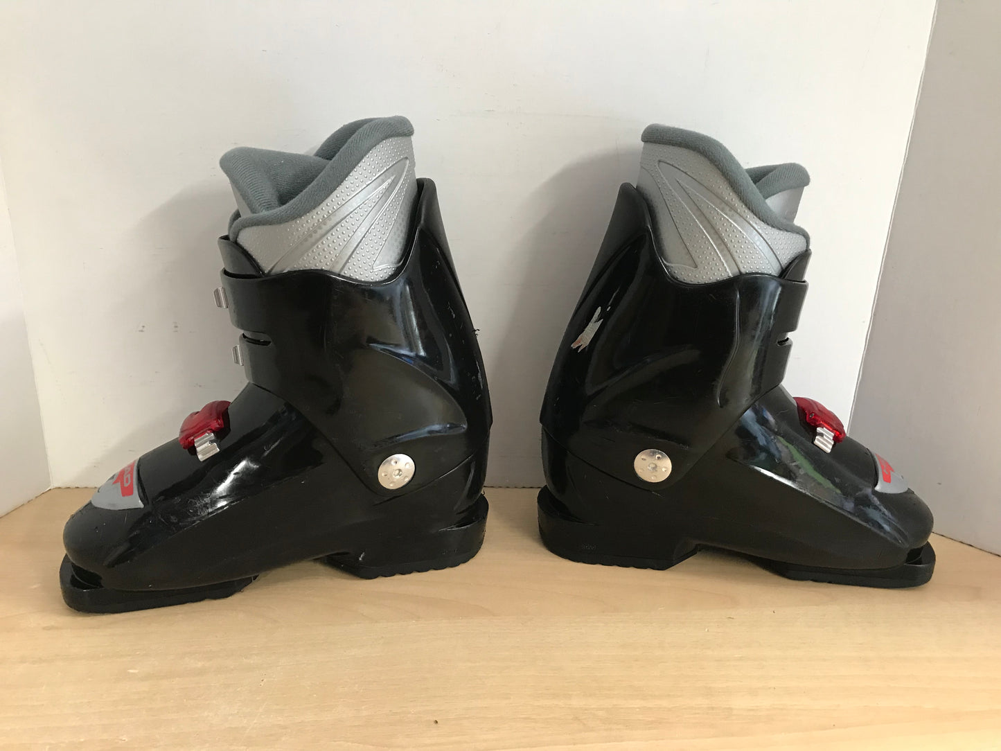 Ski Boots Mondo Size 23.0 Child Size 5 271 mm Head Carve X3 Black Red