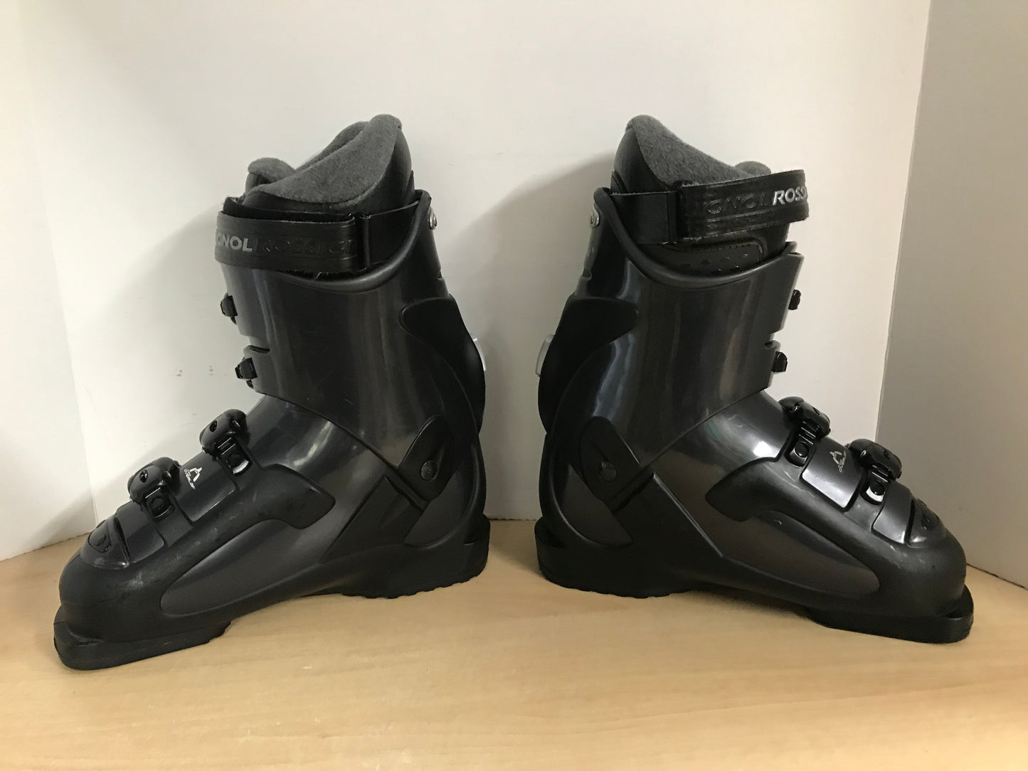 Ski Boots Mondo Size 24.5 Men's Size 6.5 Ladies Size 7.5 285 mm Rossignol Saphire Black Excellent