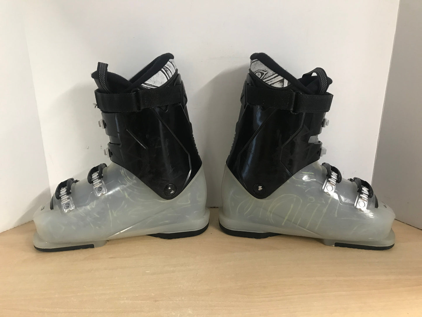 Ski Boots Mondo Size 24.5 Men's Size 6.5 Ladies Size 7.5 Shoe Size 289 mm Dalbello Menace Black Clear Lime