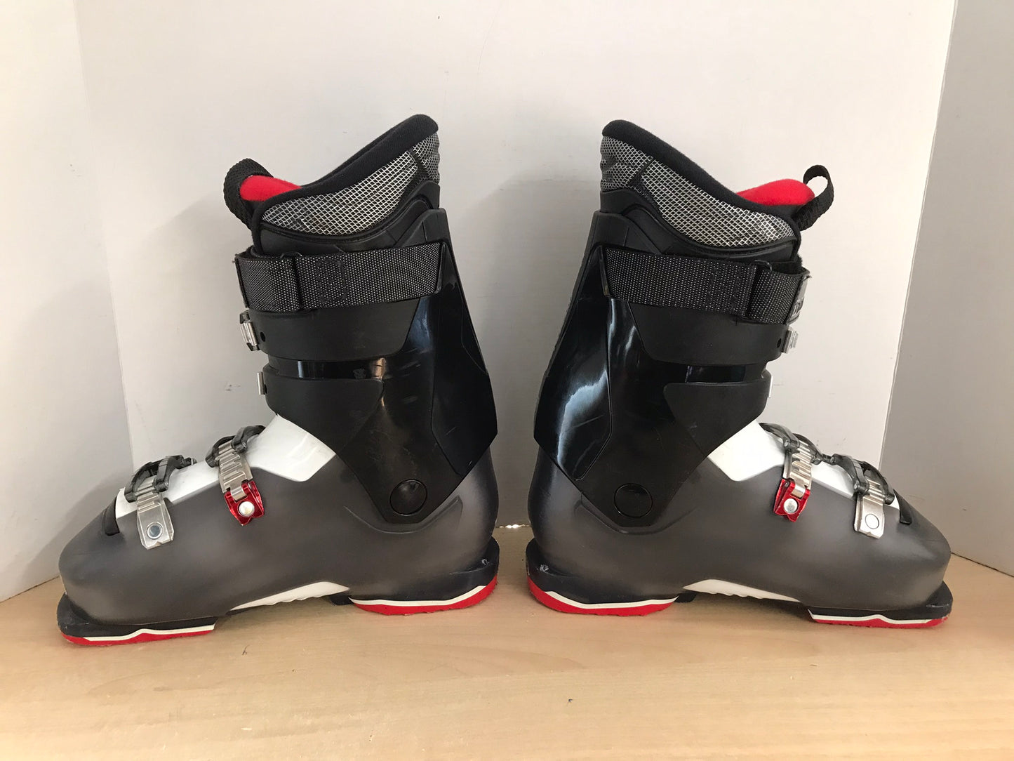 Ski Boots Mondo Size 25.5 Men's Size 7 Ladies Size 8 Shoe Size 299 mm Dalbello Black Grey Red As New Excellent
