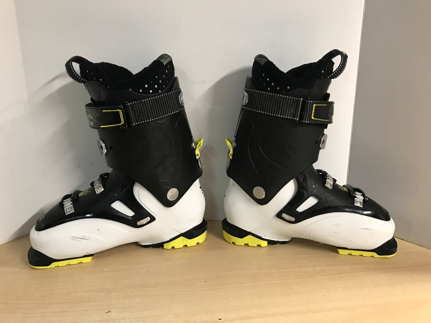Ski Boots Mondo Size 26.5 Men's Size 8 Ladies Size 9 Salomon Black White Yellow