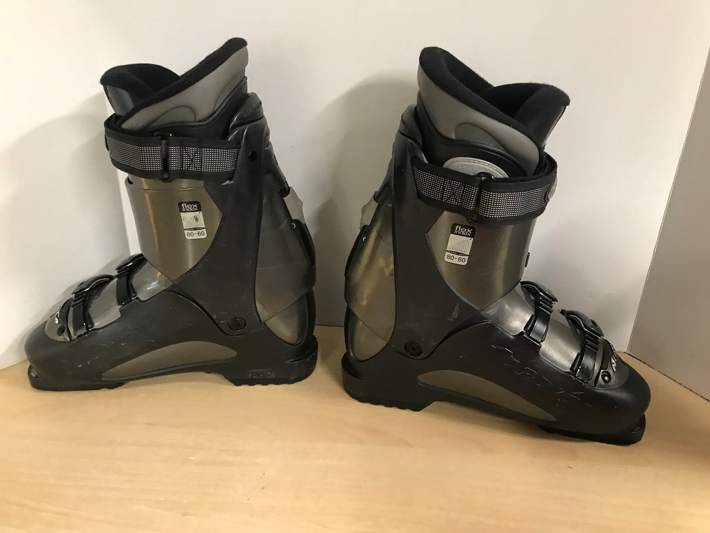 Ski Boots Mondo Size 27.0 Men's Size 9 Ladies Size 10 310 mm Nordica Next Grey Black Excellent