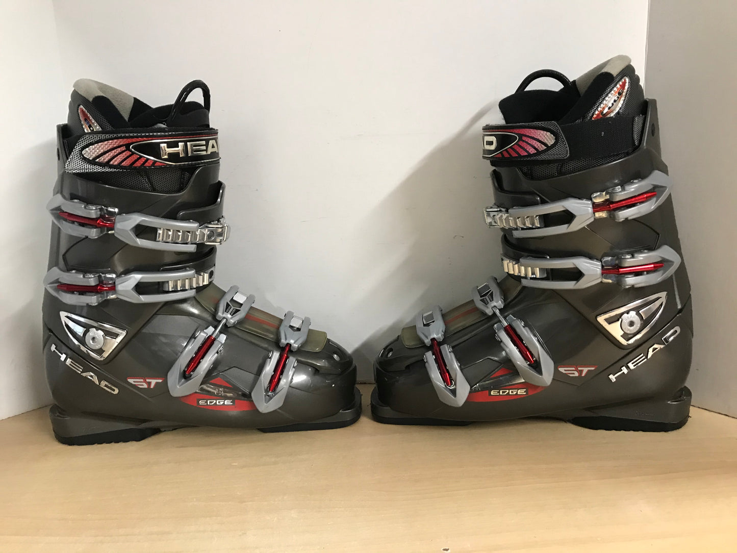 Ski Boots Mondo Size 27.0 Men's Size 9 Ladies Size 10 314 mm Head Steel Grey Red New Demo Model