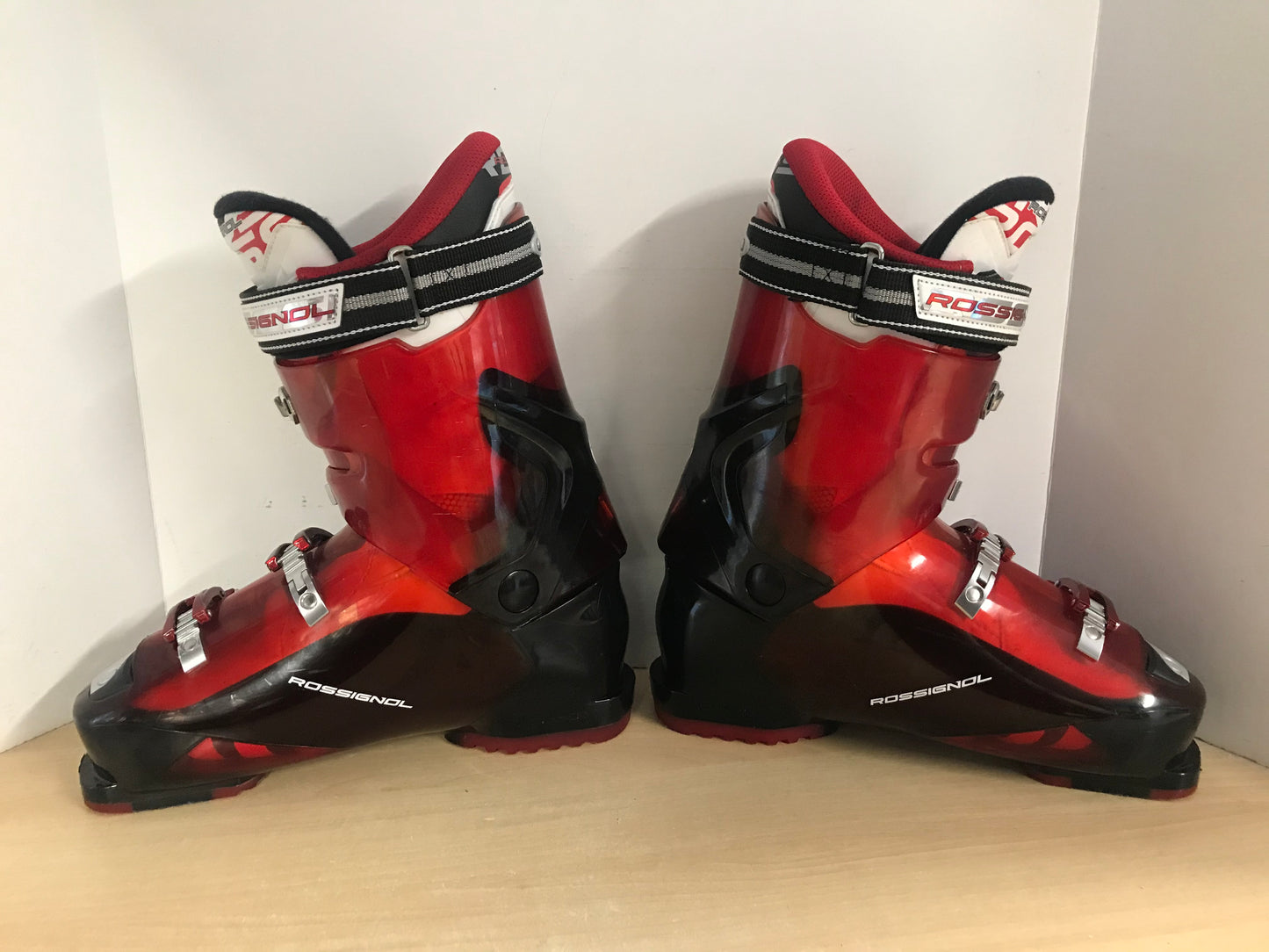 Ski Boots Mondo Size 28.5 Men's Size 10.5 Shoe Size 330 mm Rossignol Sensor Red Black White New Demo Model