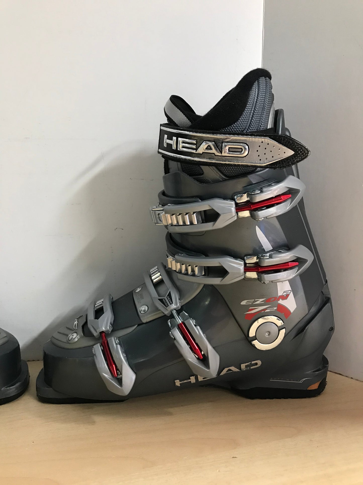 Ski Boots Mondo Size 29.0 Mens Size 11 333 mm Grey Black Excellent As New