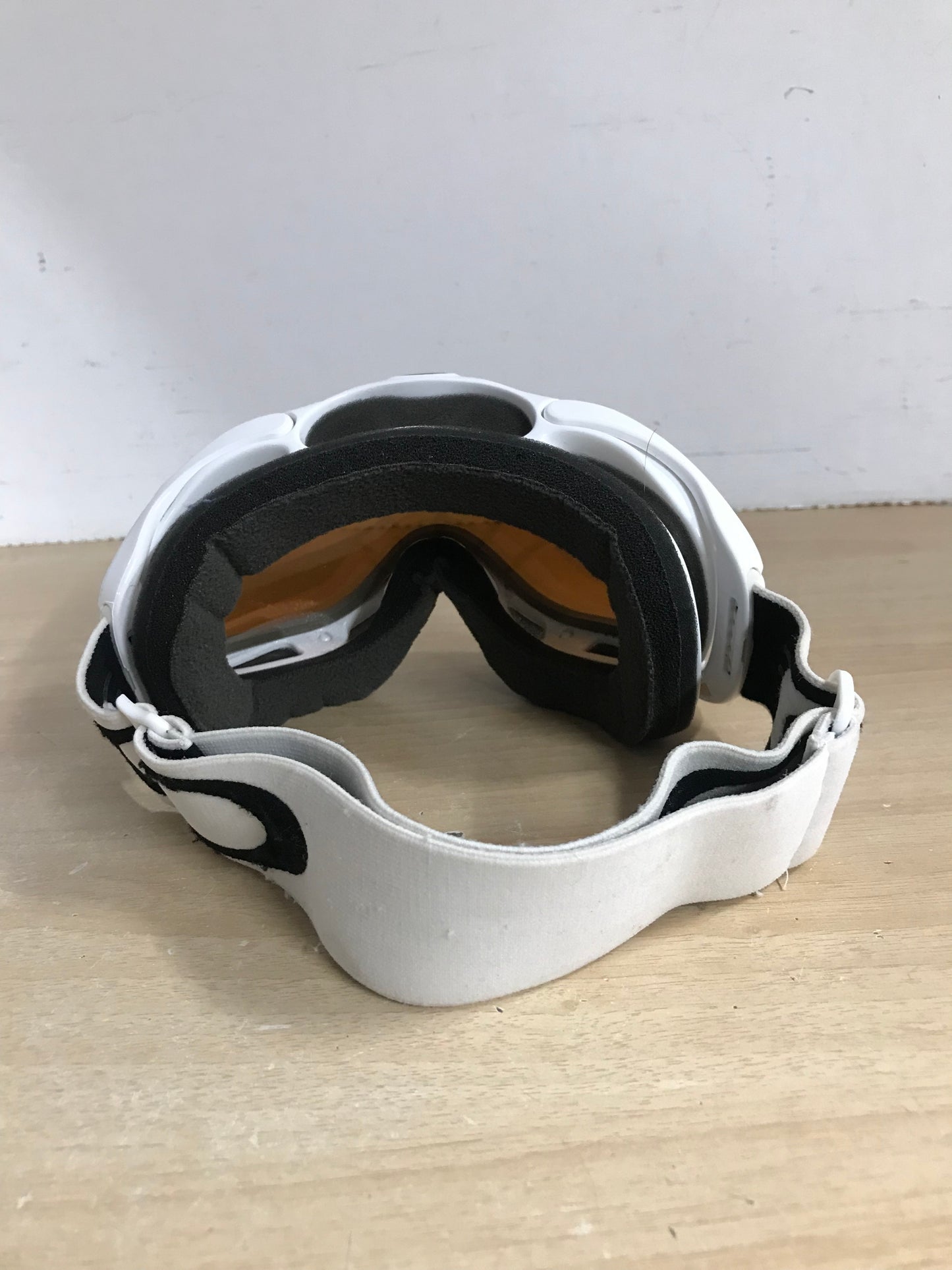 Ski Goggles Adult Size Medium Oakley White Black With Mirrored Lenses Few Small Marks