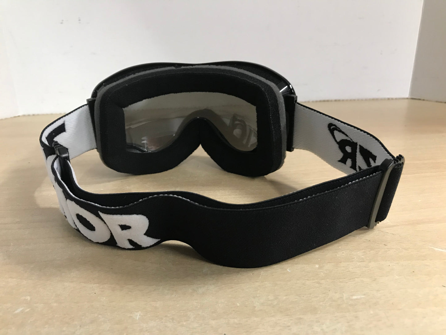 Ski Goggles Adult Size Medium Zioner Black Big Mirror Lenses Excellent