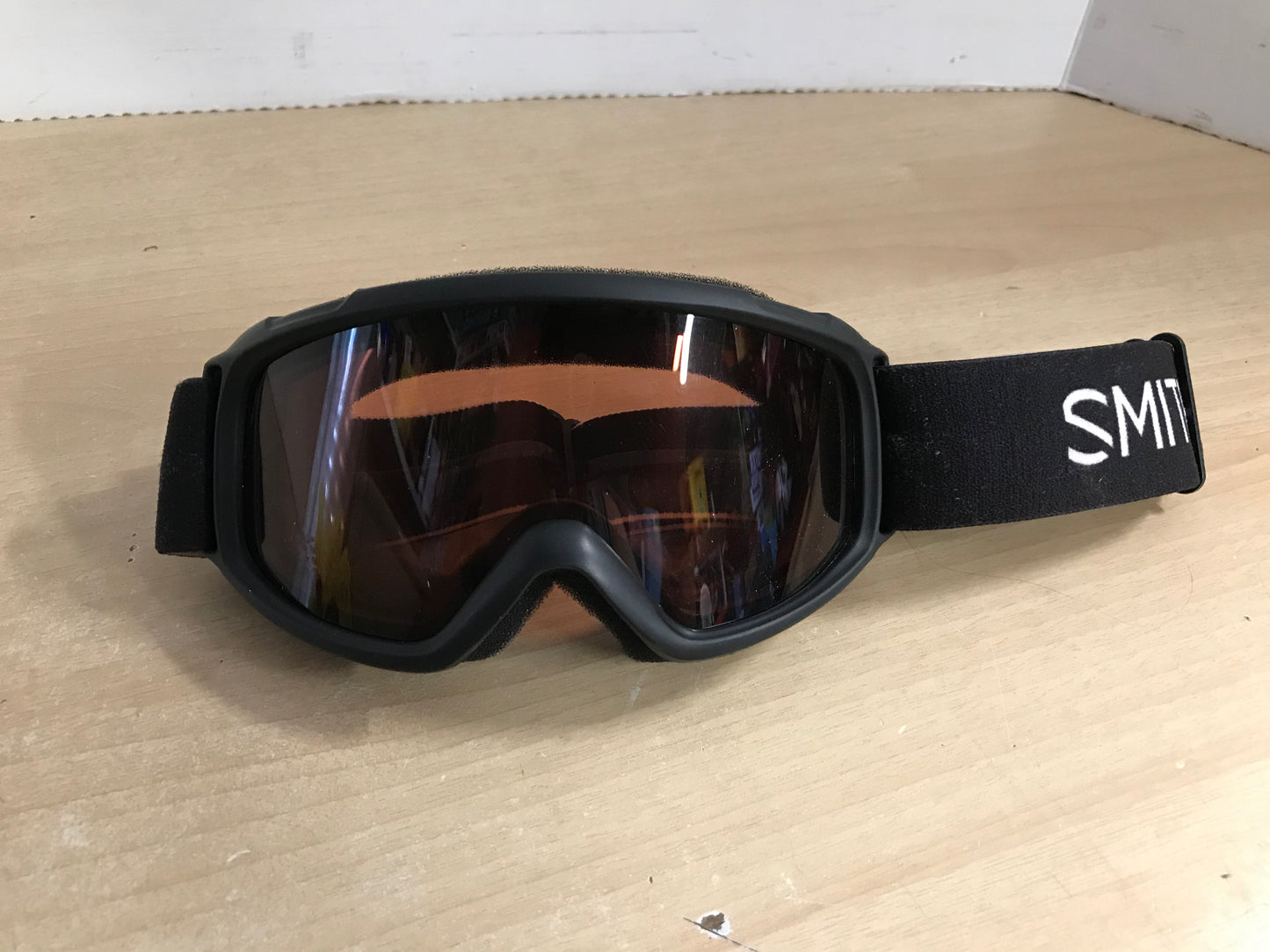 Ski Goggles Child Size 7-9 Smith Black With Orange Lense Excellent