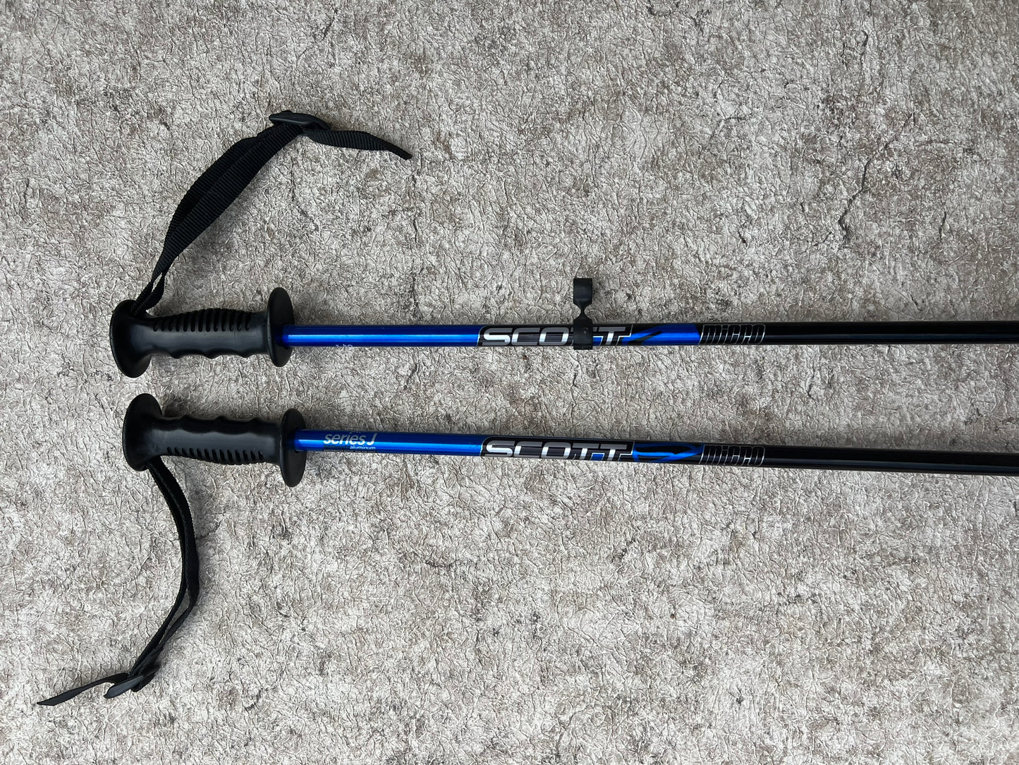 Ski Poles Adult Size 42 inch 105 cm Scott Series J Micro Blue Black Excellent