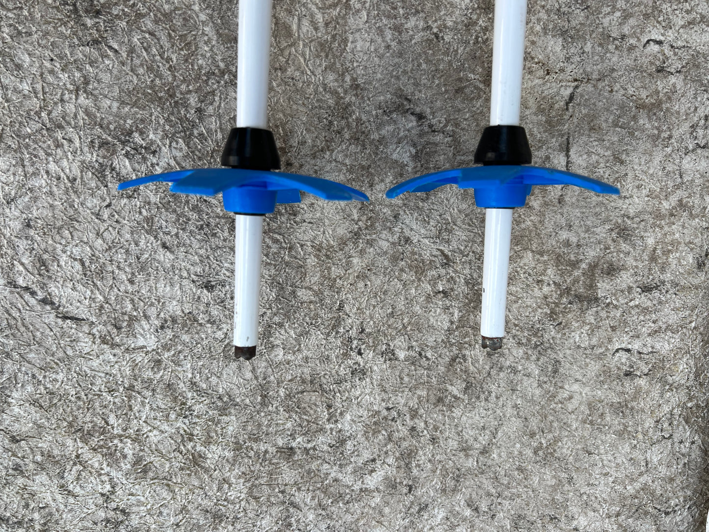 Ski Poles Adult Size 43 inch 110 cm Speedy White Red Blue Excellent