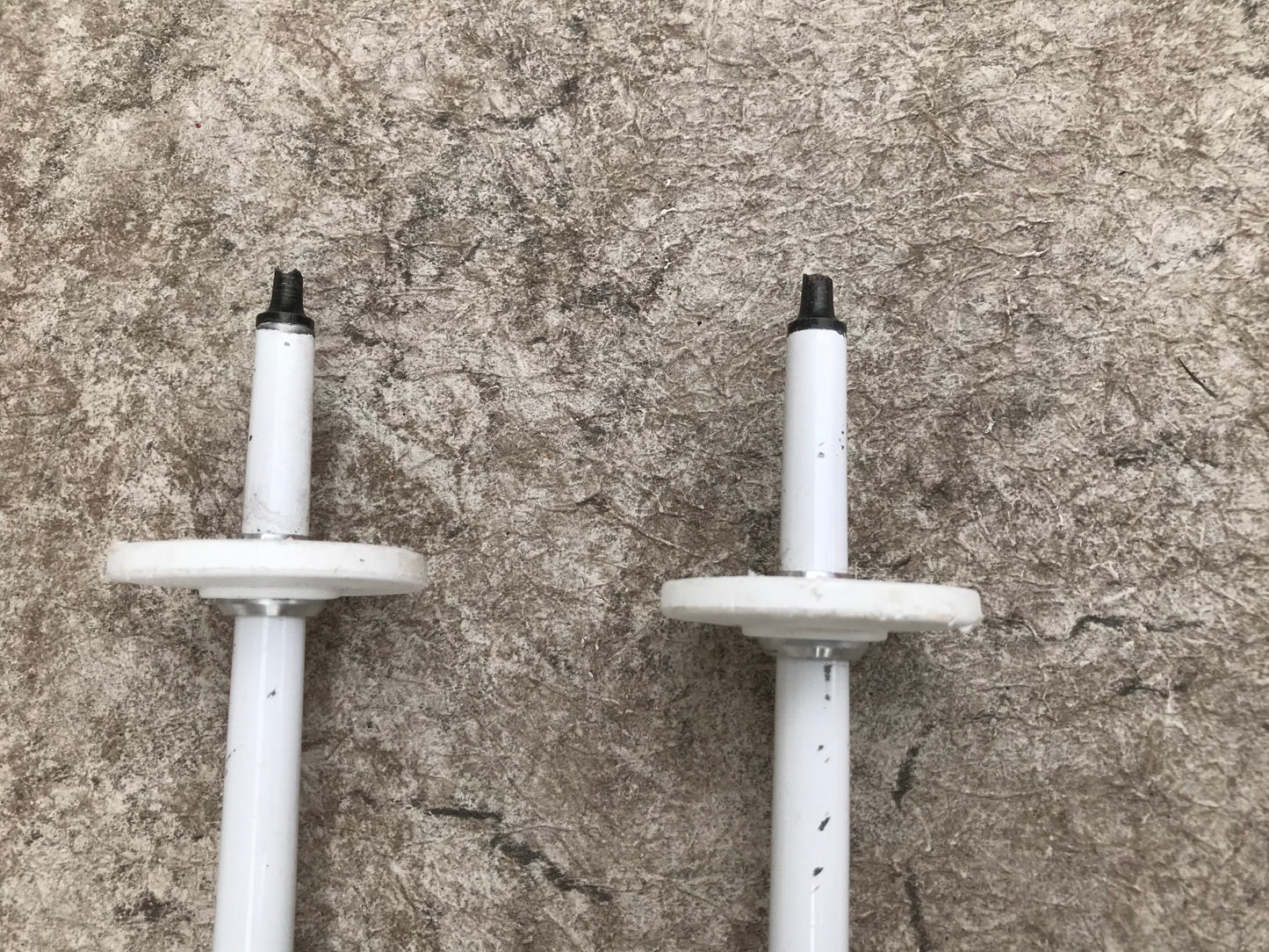 Ski Poles Adult Size 47 inch Rossignol White Black Skulls Rubber Handles