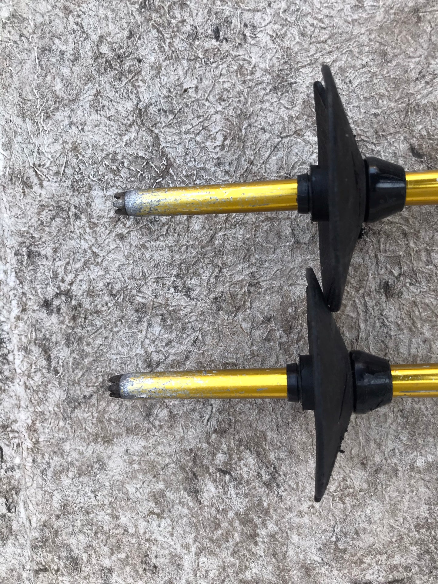 Ski Poles Adult Size 48 inch 120 cm Gipron Black Gold Excellent