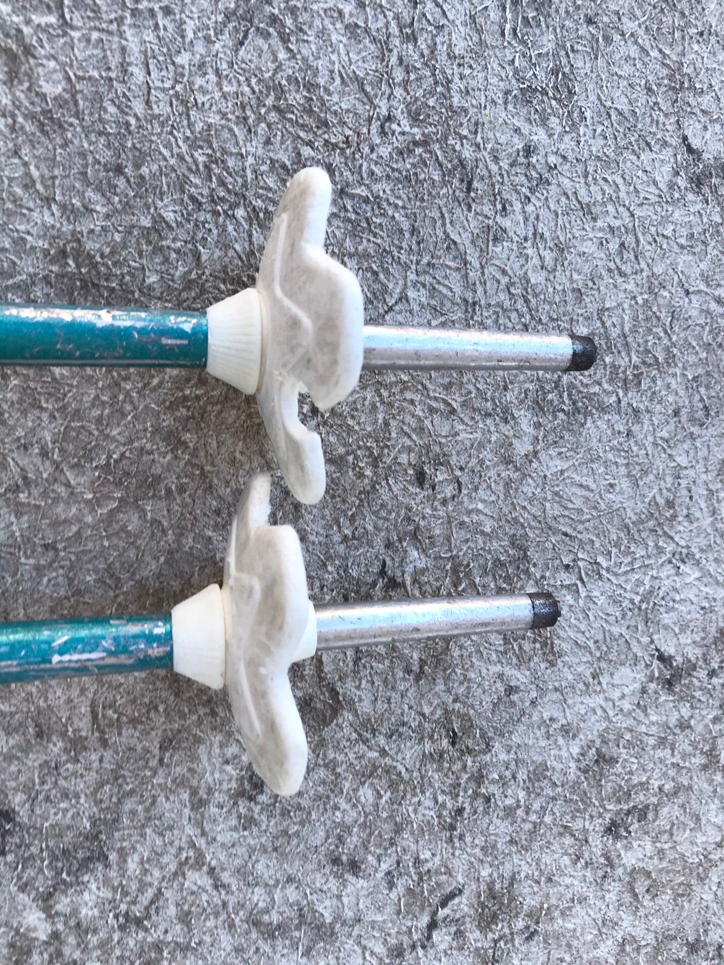 Ski Poles Adult Size 48 inch 125 cm Rossignol Teal White