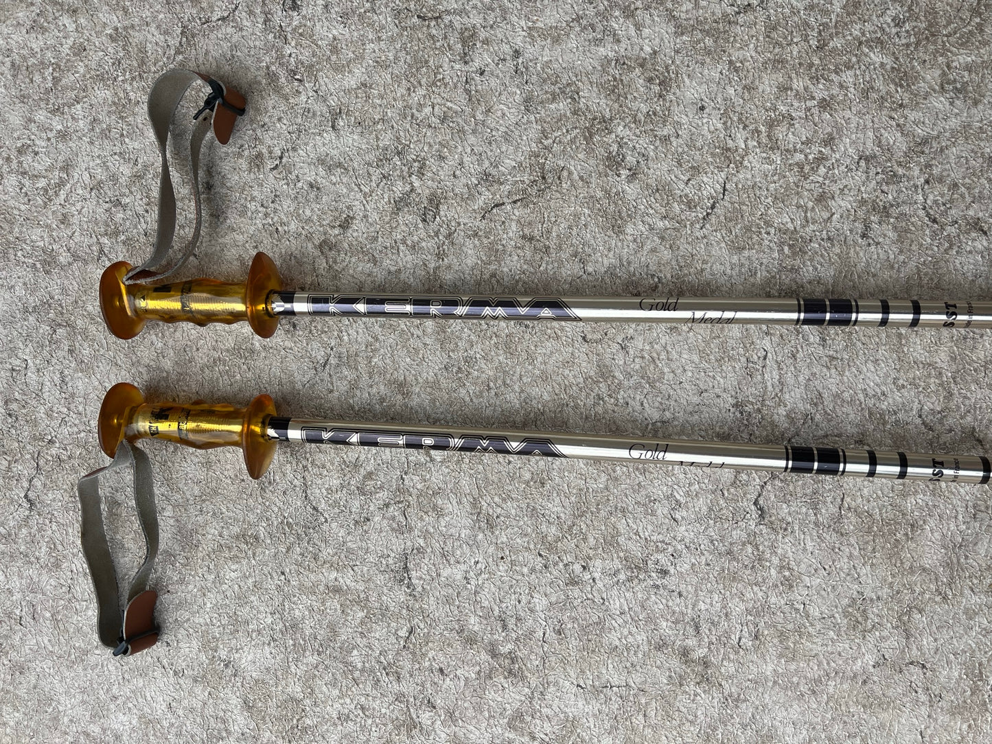 Ski Poles Adult Size 50 inch 125 cm Kerma Vintage Leather Straps Clear Black