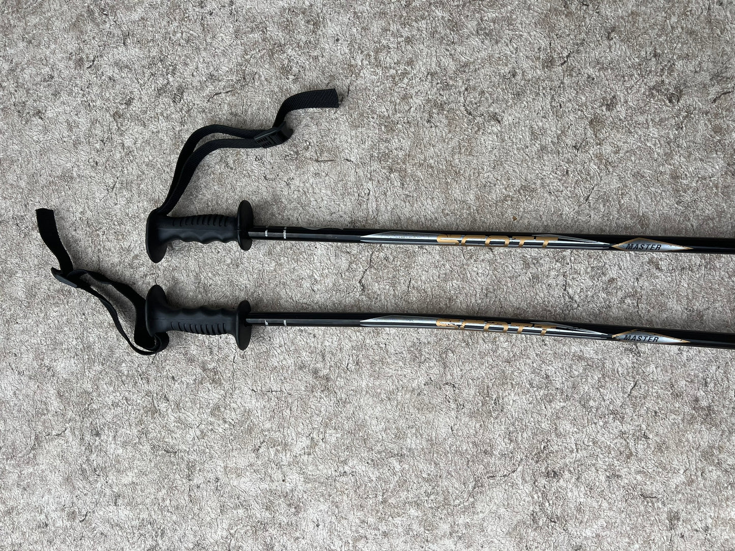 Ski Poles Adult Size 50 inch 125 cm Scott Black Gold