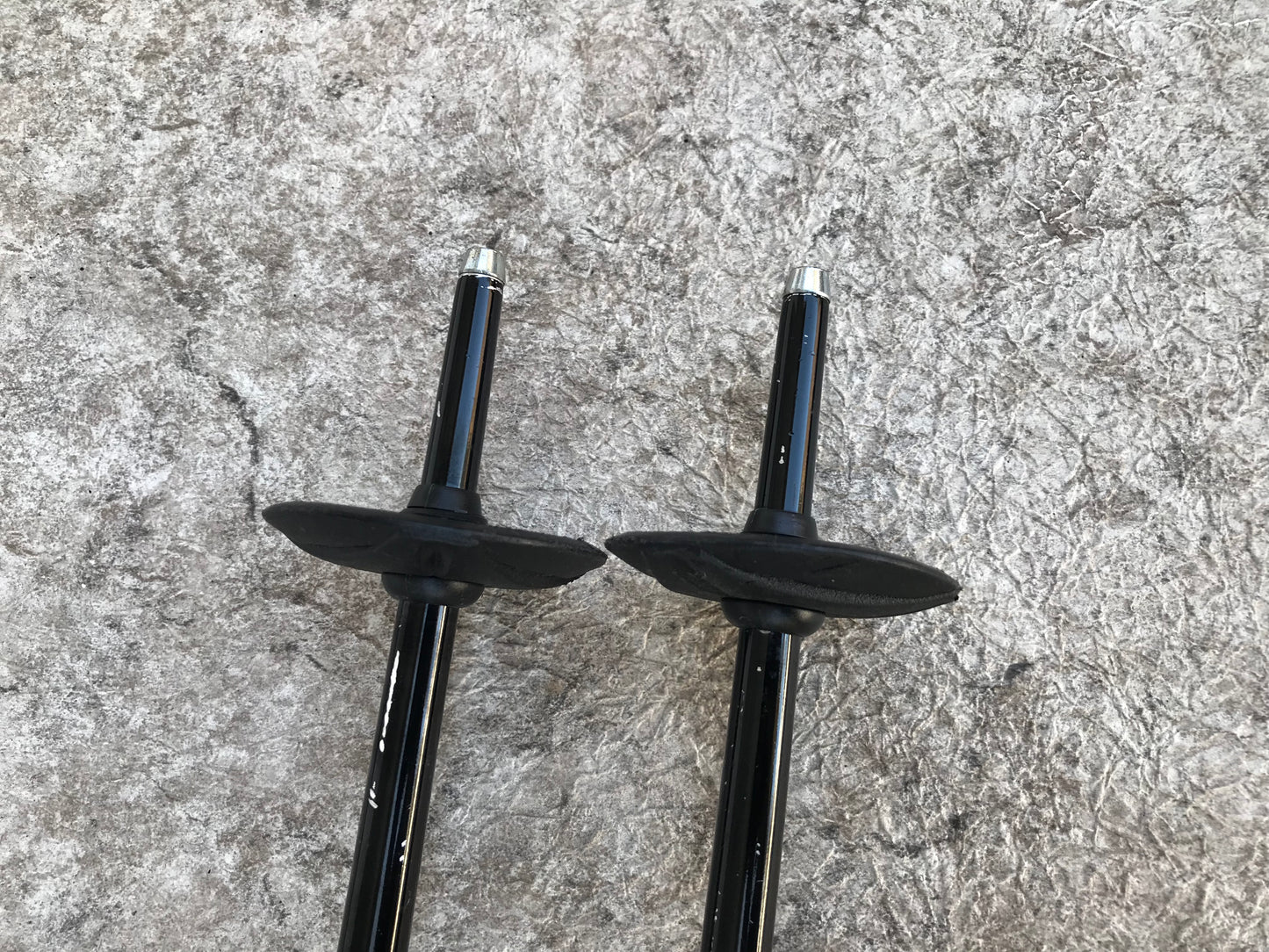 Ski Poles Adult Size 50 inch Rossignol Black Silver Excellent