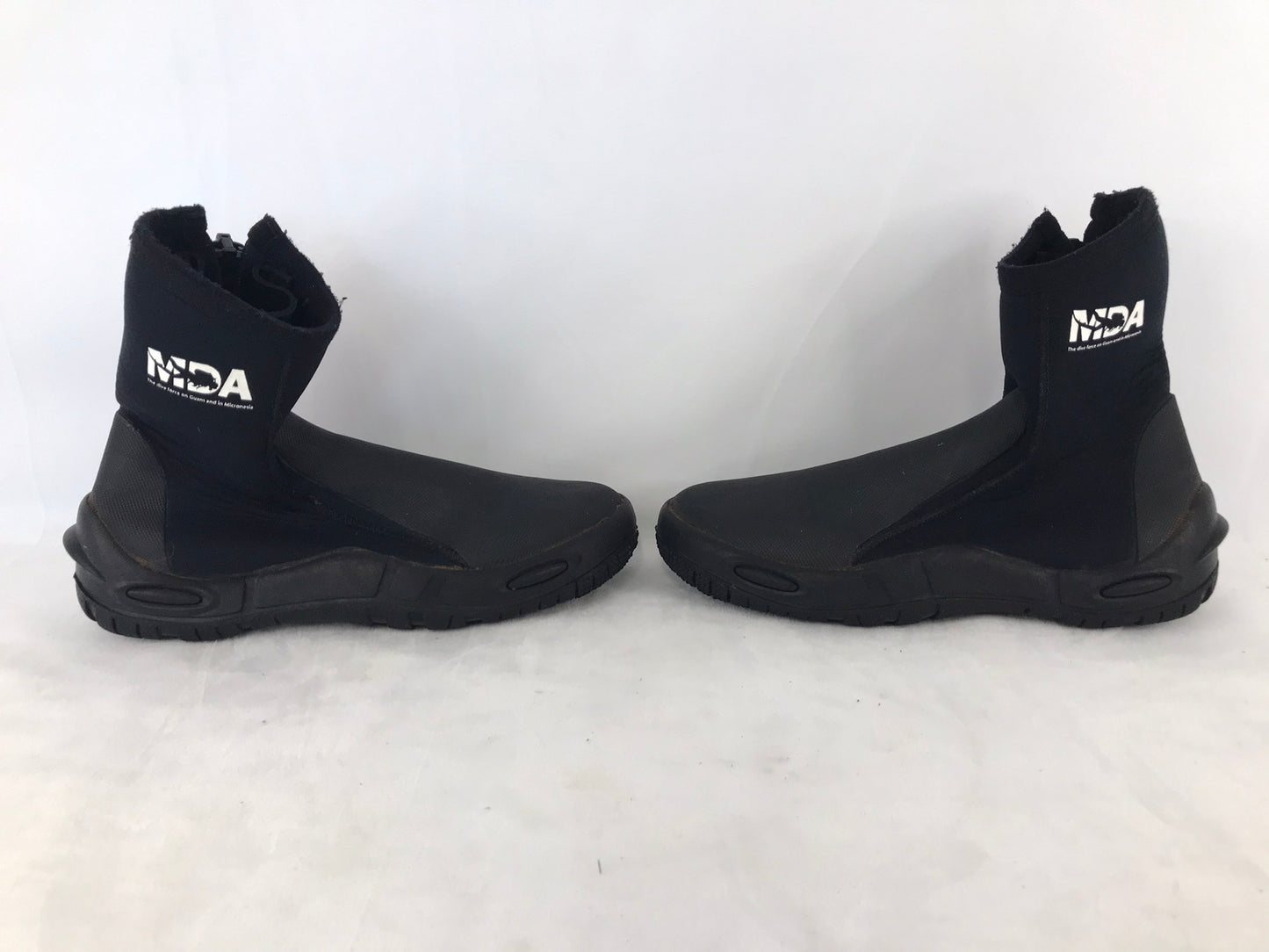 Snorkel Dive Surf Booties Men's Size 9 MDS Diving Black Side Zippers Excellent