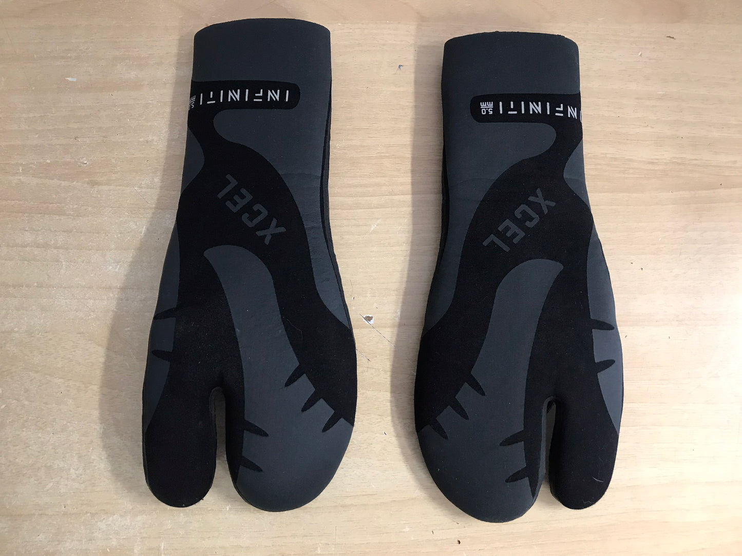 Snorkel Dive Surf Gloves Unisex Size X Small 5 mm Neoprene Black Grey Excel Infinity