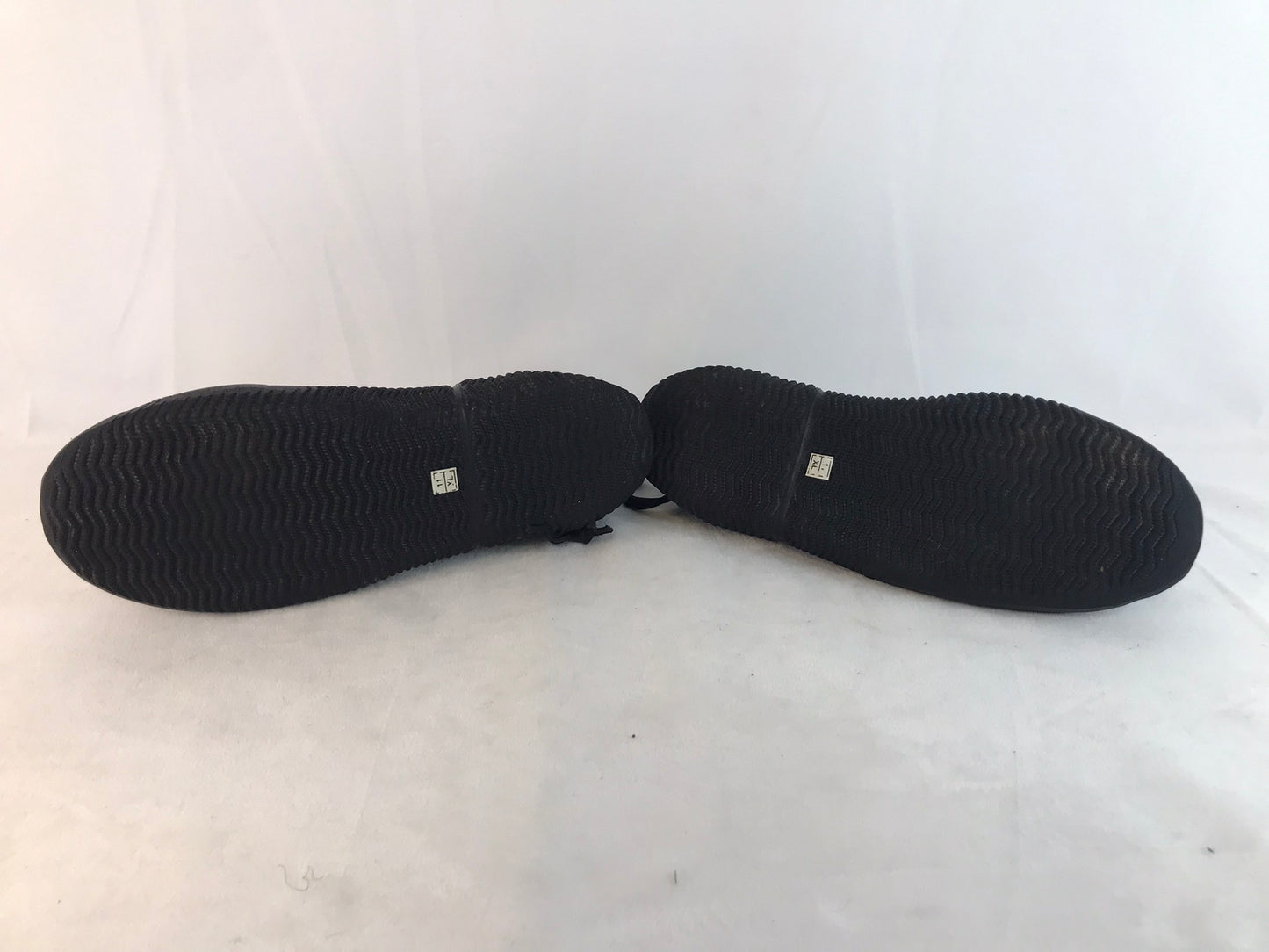 Snorkel Surf Booties Men's Size 10-11 MEC Paddling Black Neoprene Minor Wear