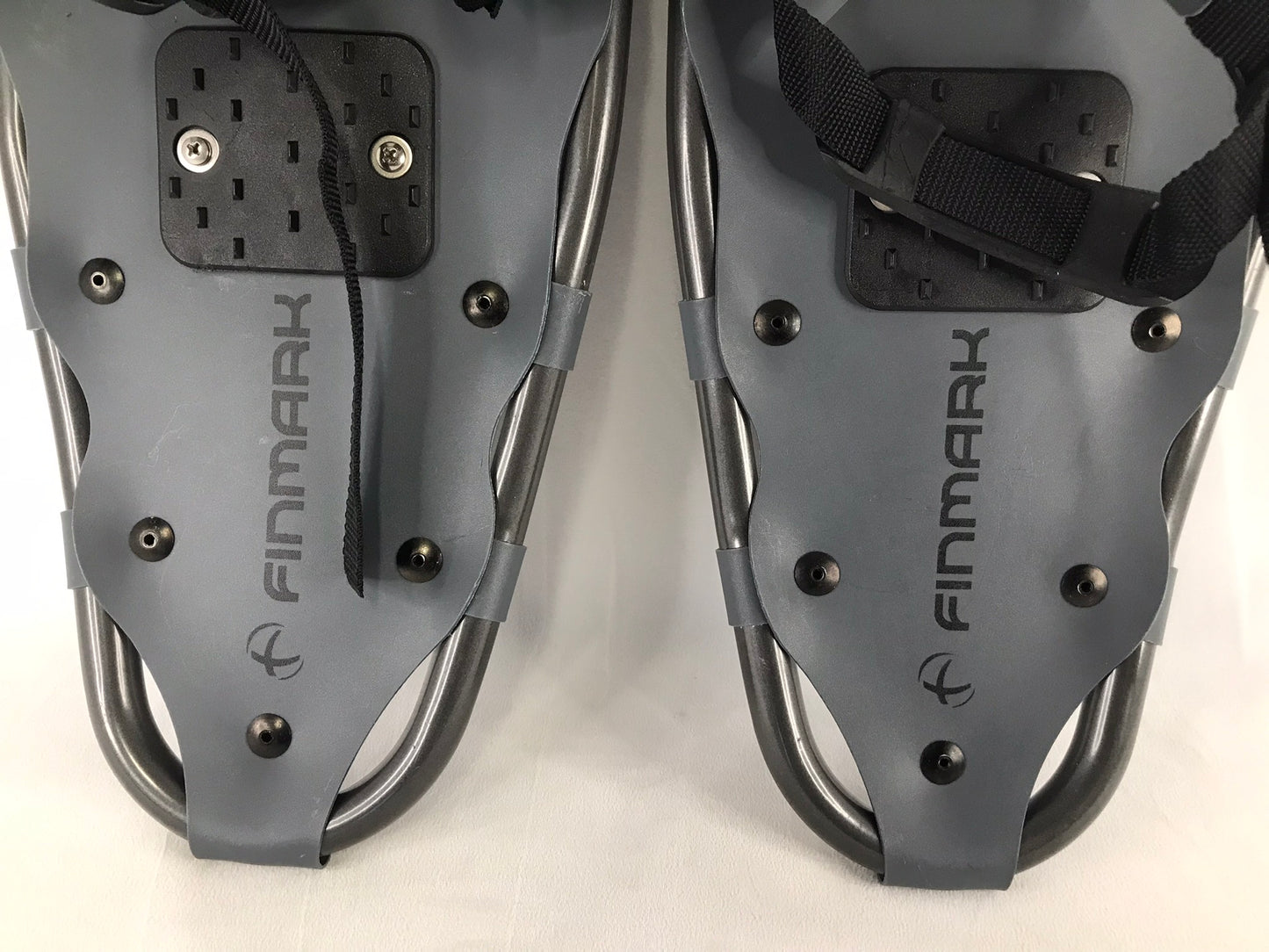 Snowshoes Adult Size 25 inch Up To 175 Lb Quest Grey New Demo Model