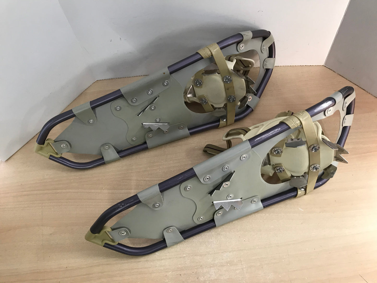 Snowshoes Ladies Size G23 75-195 Lb Atlas Elektra Grey Purple As New Excellent