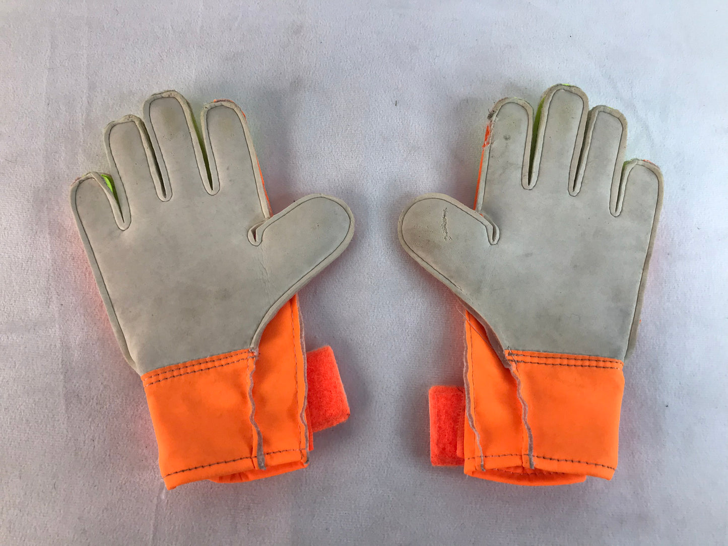 Soccer Goalie Gloves Child Size 10-12 Nike Junior Match Orange White