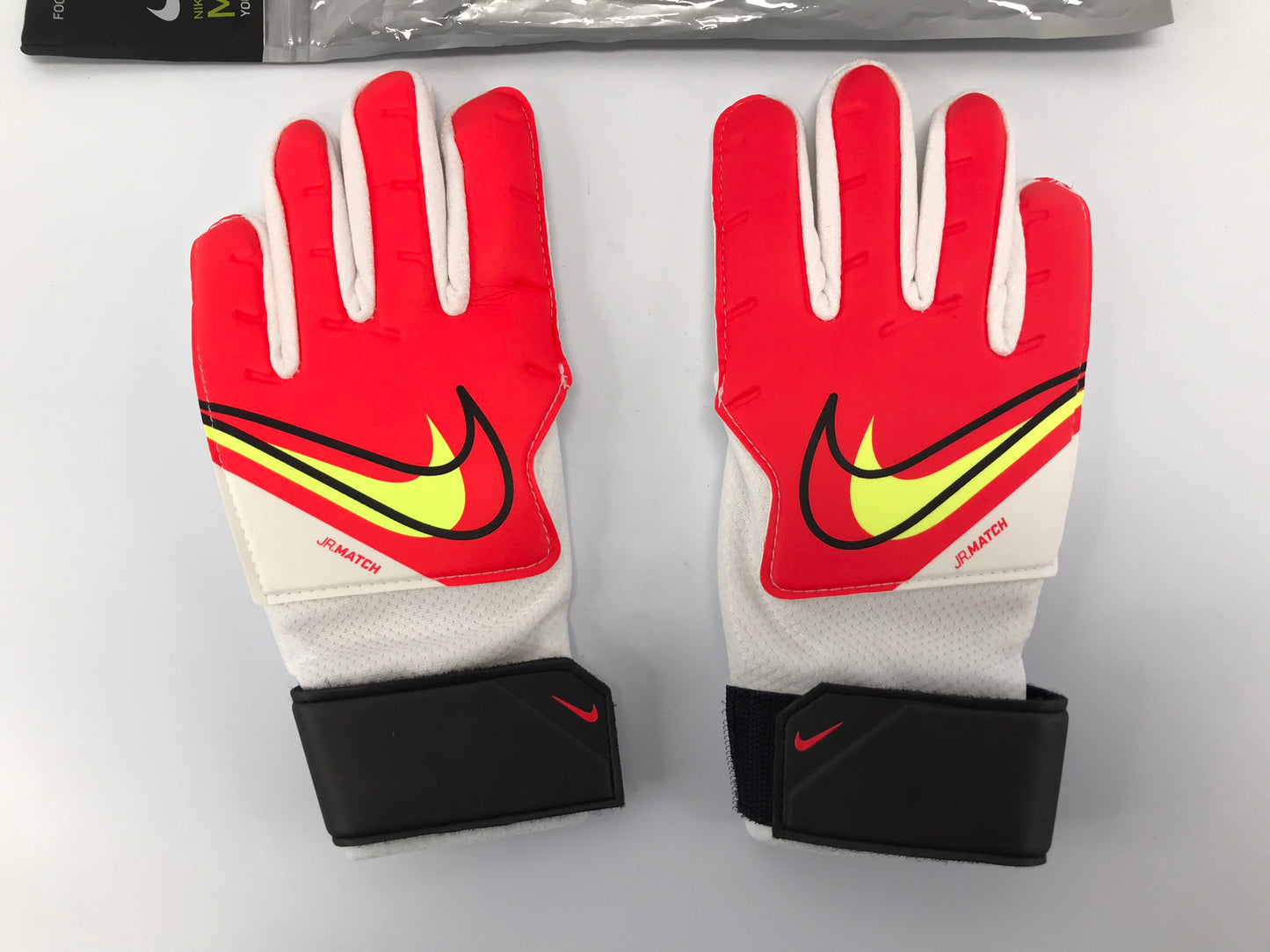 Soccer Goalie Gloves Child Size 6 Age 10-12 Nike Junior Match Orange White Soccer New In Bag