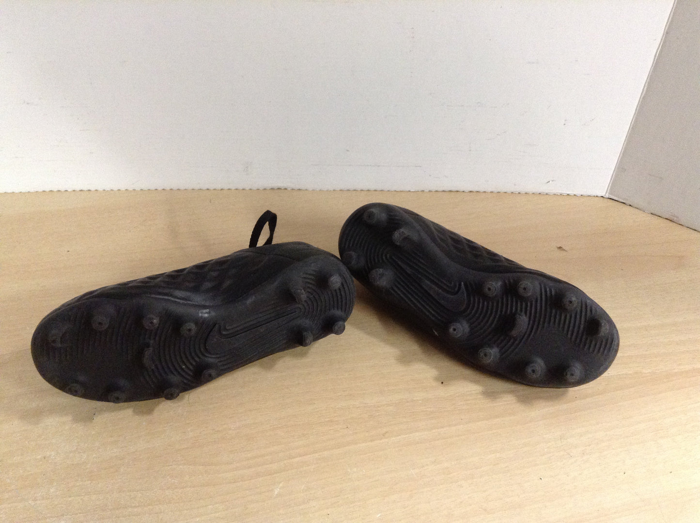 Soccer Shoes Cleats Child Size 12 Nike Tiempo Black As New