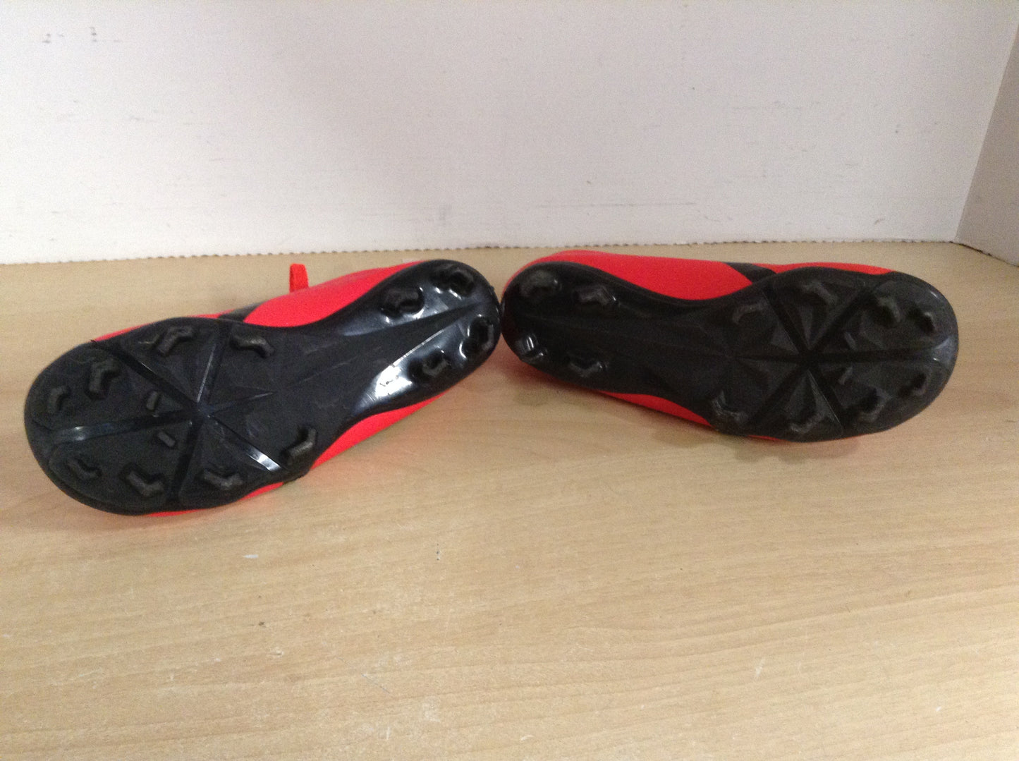 Soccer Shoes Cleats Child Size 13 Nike Phantom Red Black New Demo Model