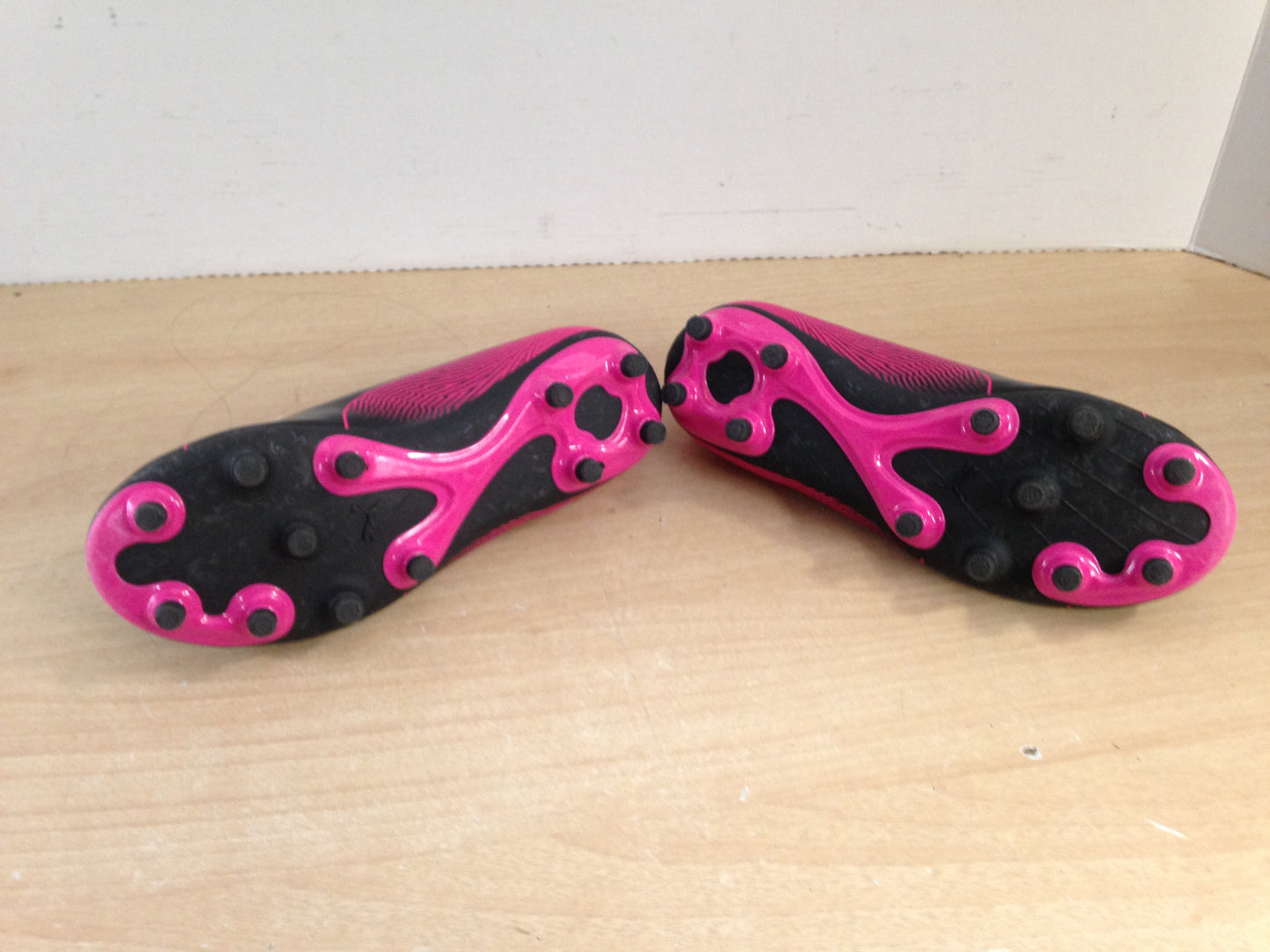 Soccer Shoes Cleats Child Size 13 Puma Pink Black Excellent