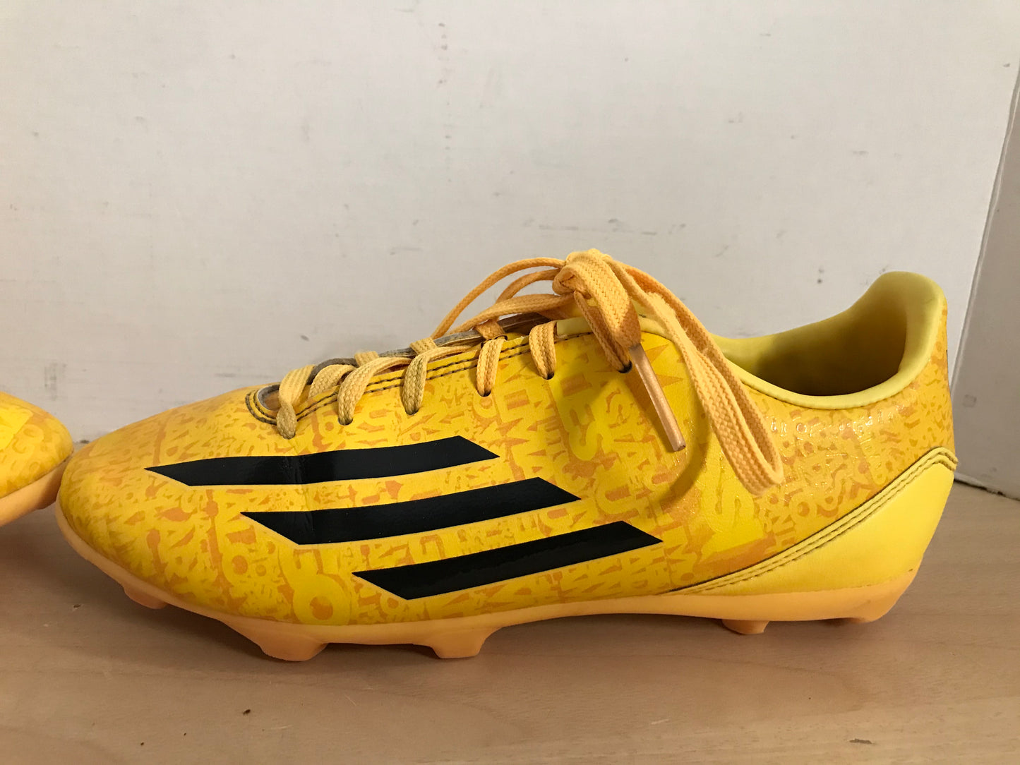Soccer Shoes Cleats Child Size 2.5 Adidas Orange Black