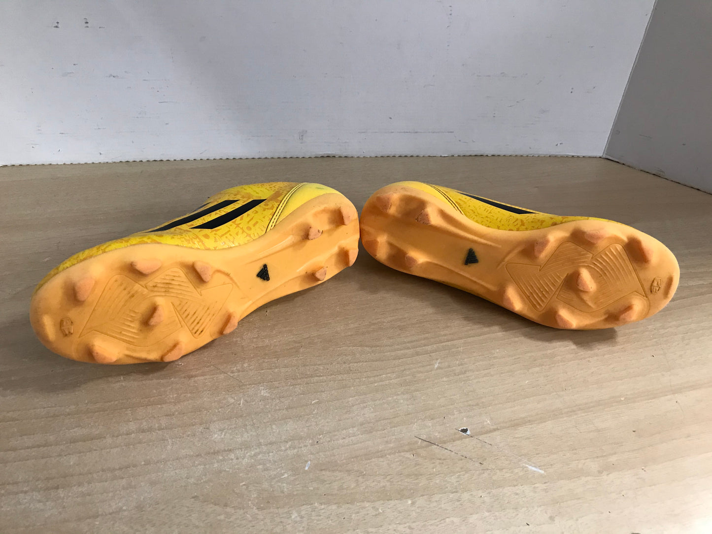 Soccer Shoes Cleats Child Size 2.5 Adidas Orange Black