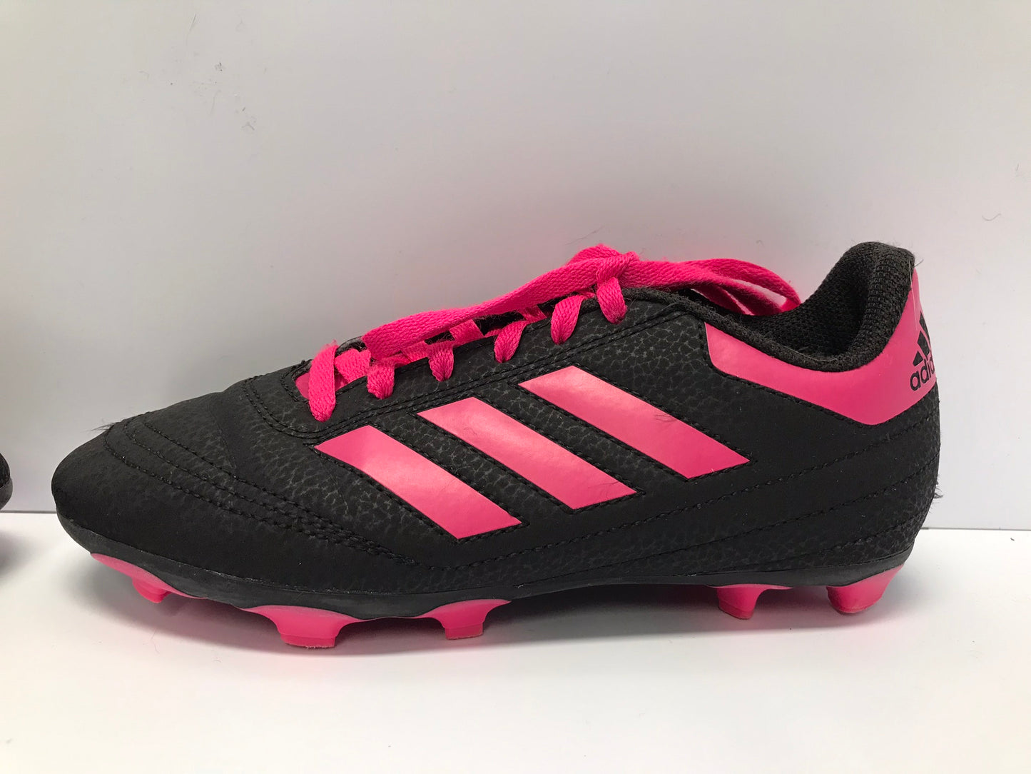 Soccer Shoes Cleats Child Size 2 Adidas Black Pink Excellent
