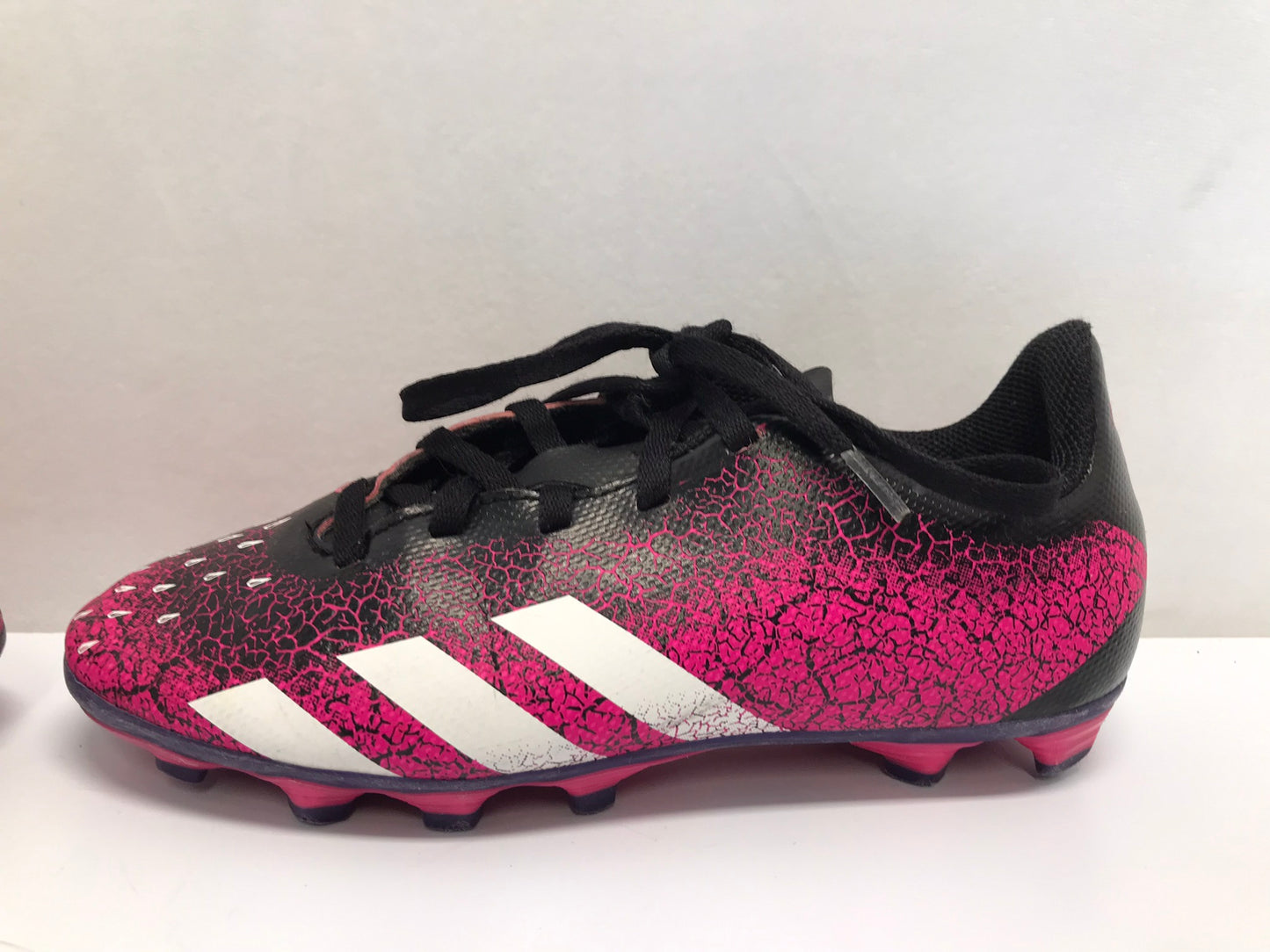 Soccer Shoes Cleats Child Size 2 Adidas Preditor Fushia Black White Excellent