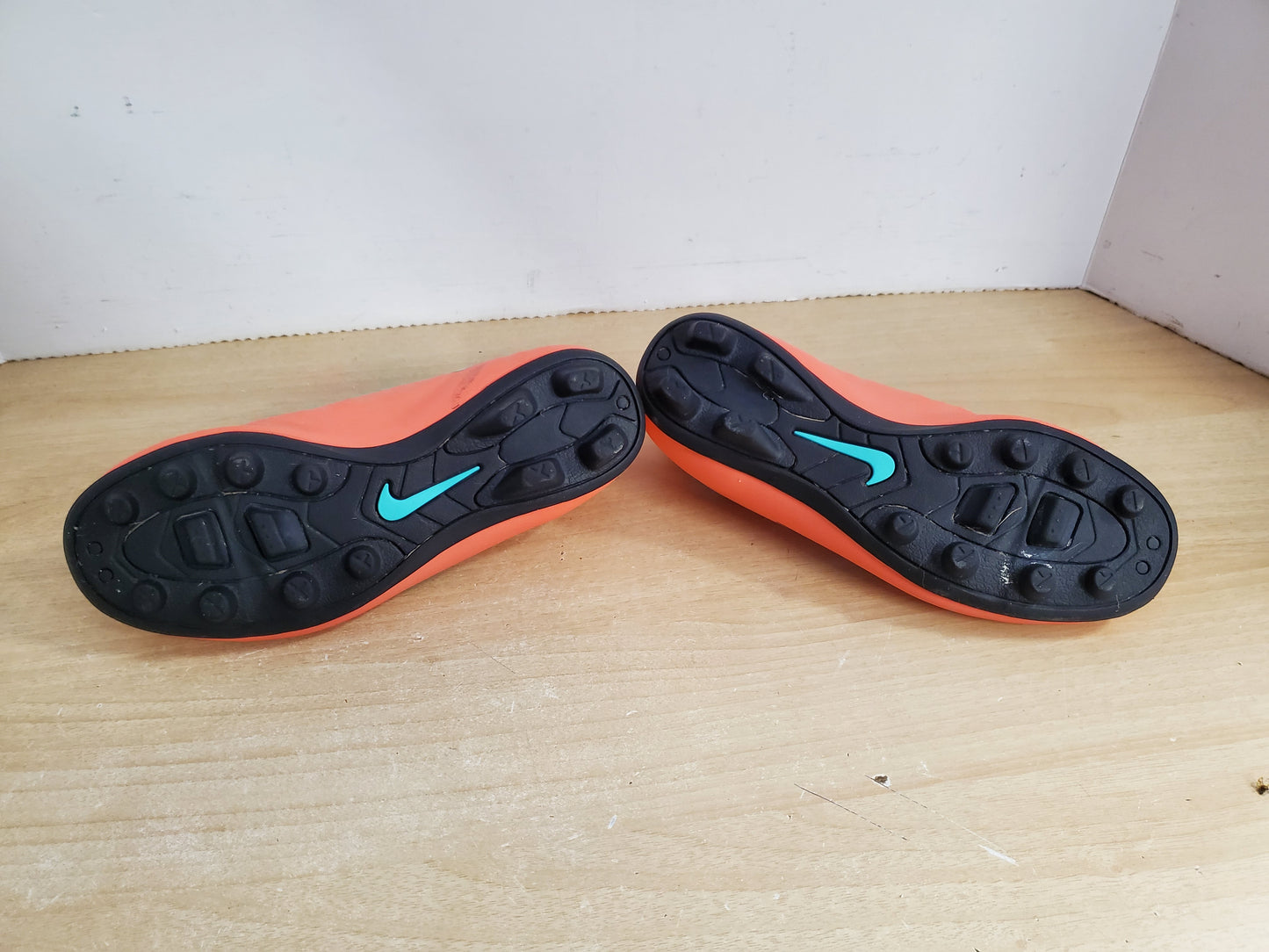 Soccer Shoes Cleats Child Size 2 Nike Orange Silver
